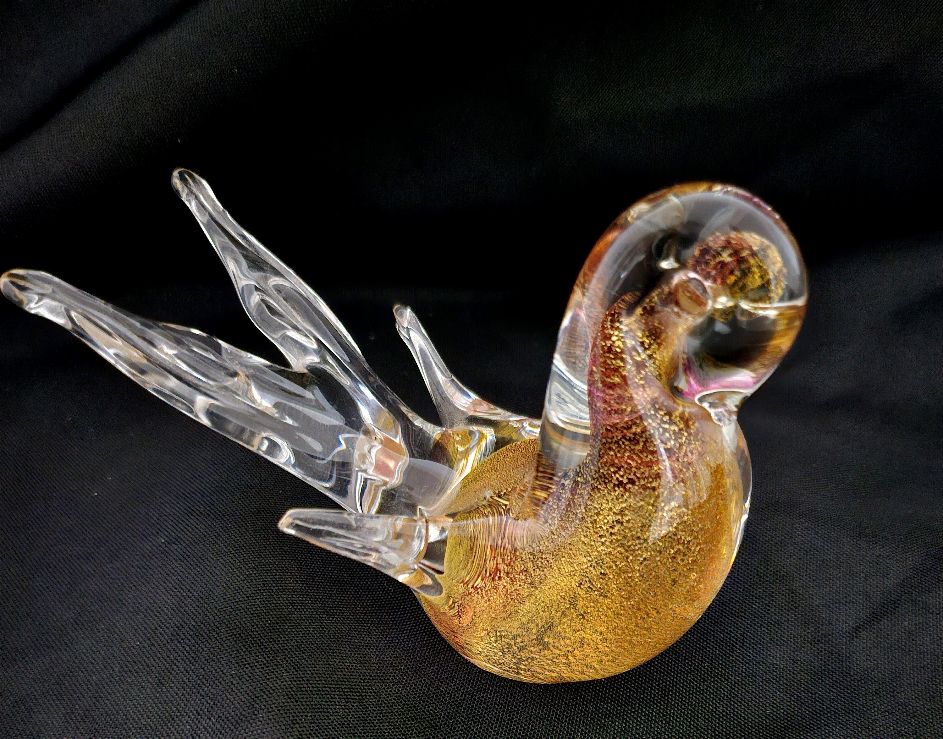Vintage Murano Glass Bird with Gold Polveri, by Rubelli In Good Condition For Sale In Warrenton, OR
