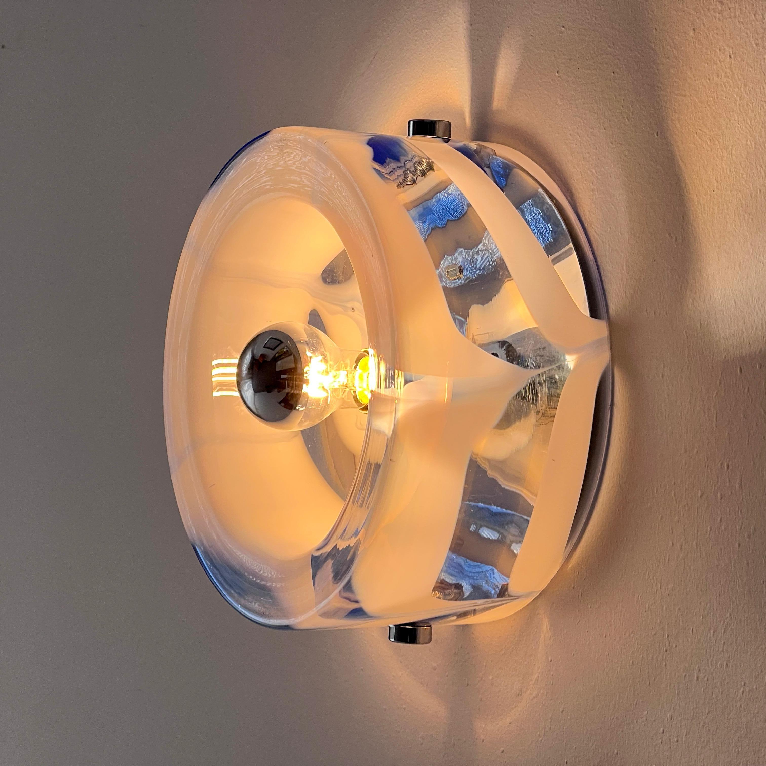 Vintage Murano Glass Blue Wall Lamp/Sconce with Chromed Metal Screws and Bulb In Good Condition For Sale In Milan, IT