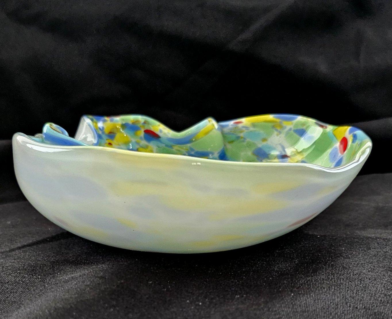 Italian Vintage Murano Glass Bowl by Fratelli Toso For Sale