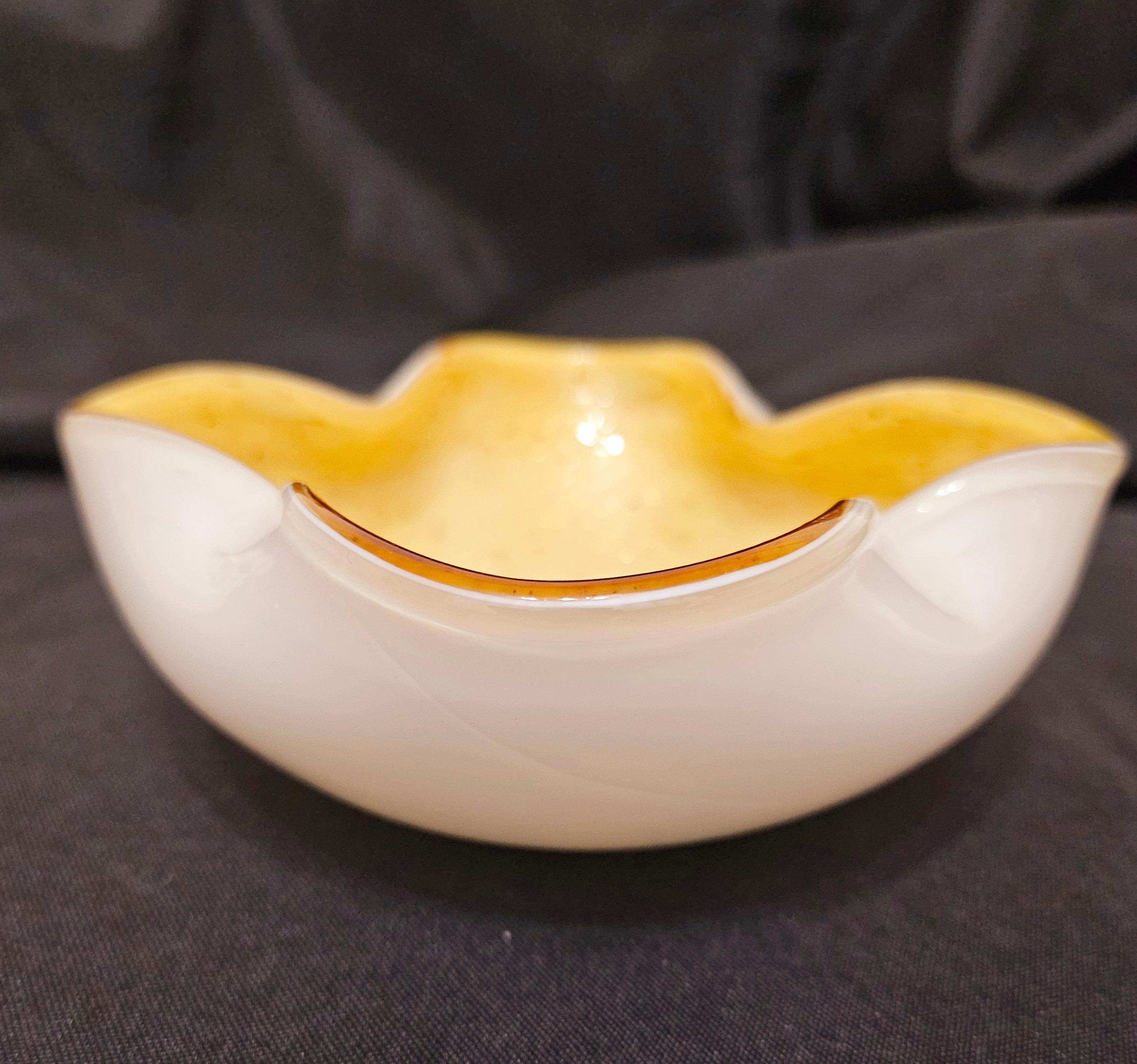 Vintage Murano Glass Bowl / Dish / Ashtray / Vide Poche en vente 3