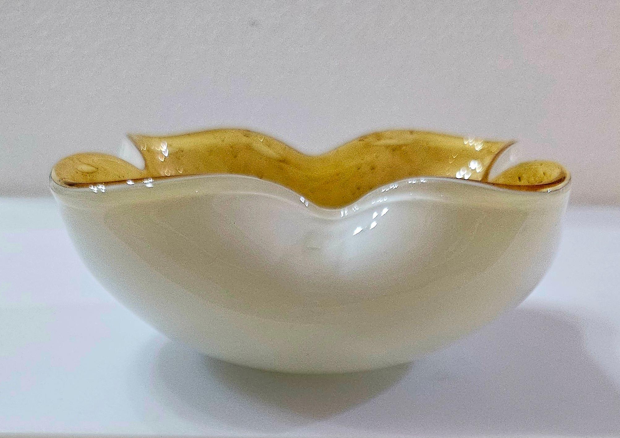 Vintage Murano Glass Bowl / Dish / Ashtray / Vide Poche In Fair Condition For Sale In Warrenton, OR
