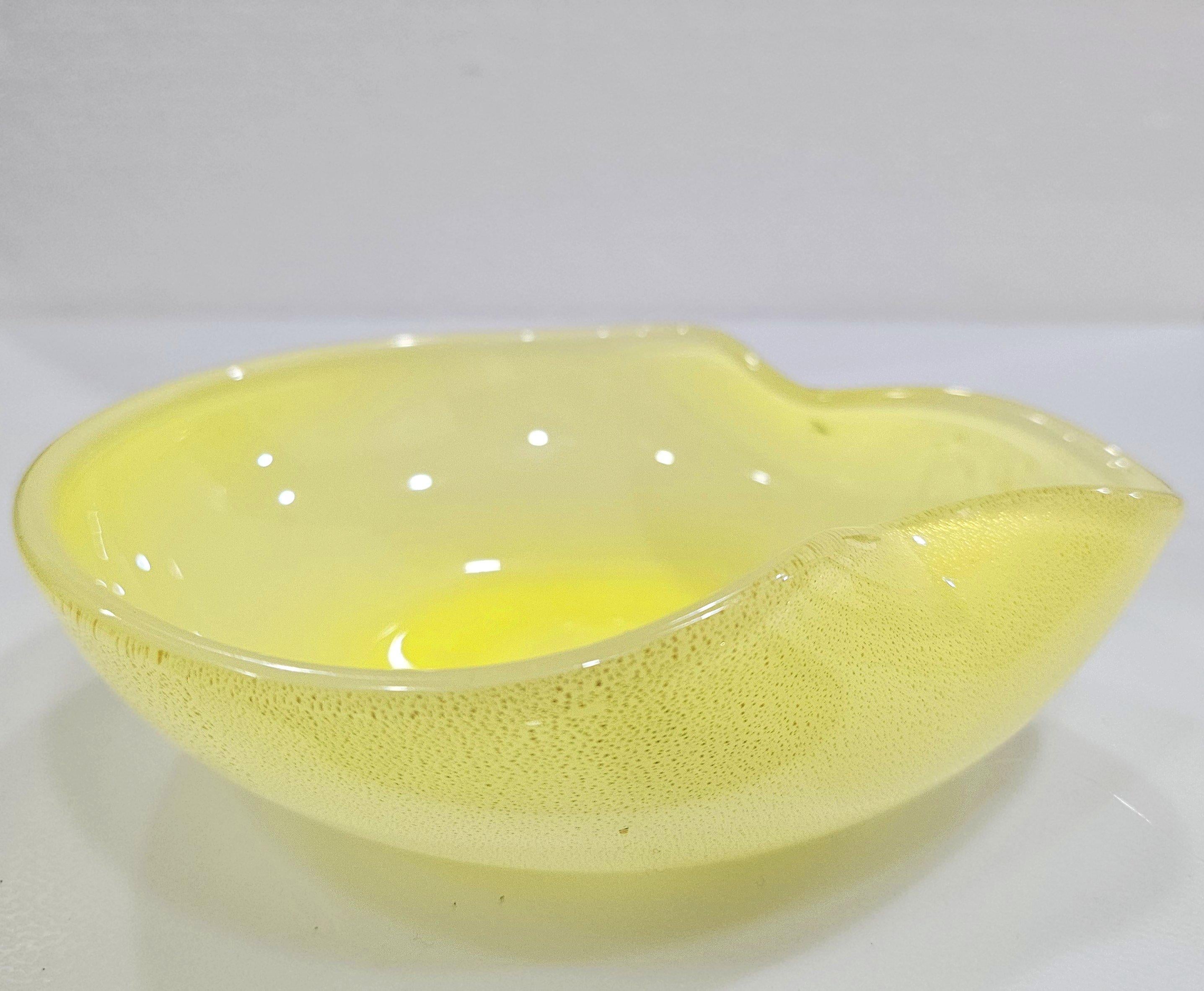 Autre Vintage Murano Glass Bowl / Trinket Dish / Catch-All, Opaline w/ Gold Fleck en vente