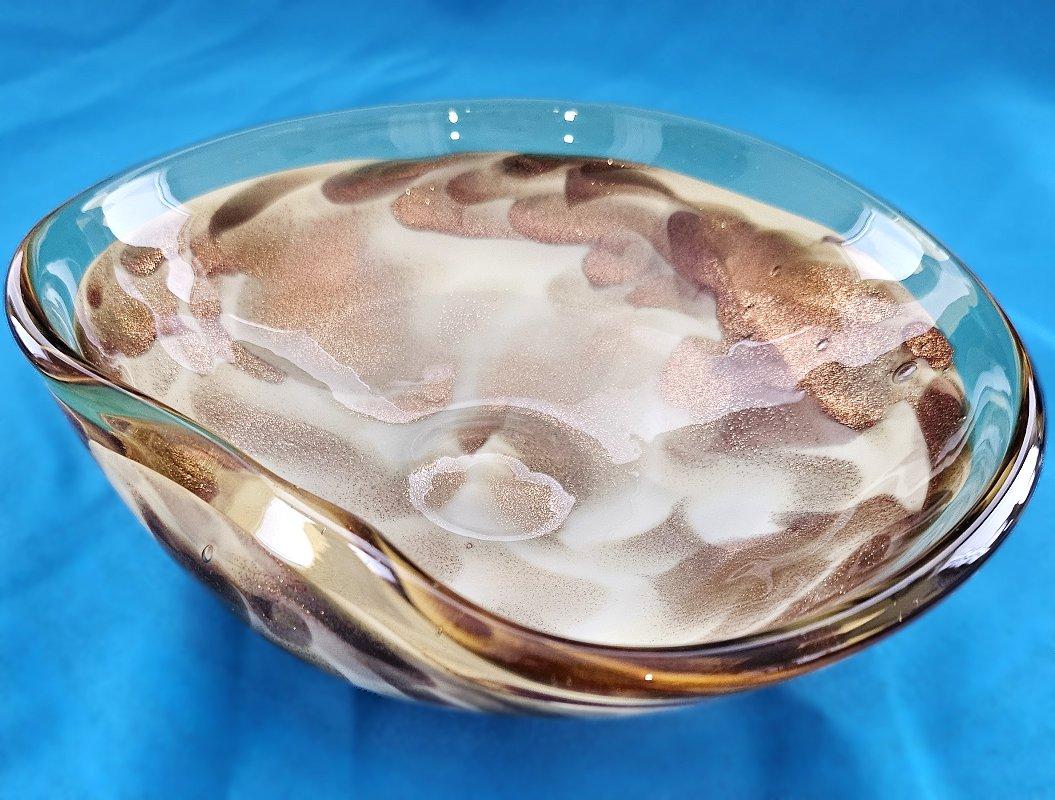 Vintage Murano Glass Bowl / Vide-Poche with Copper Aventurine In Good Condition For Sale In Warrenton, OR