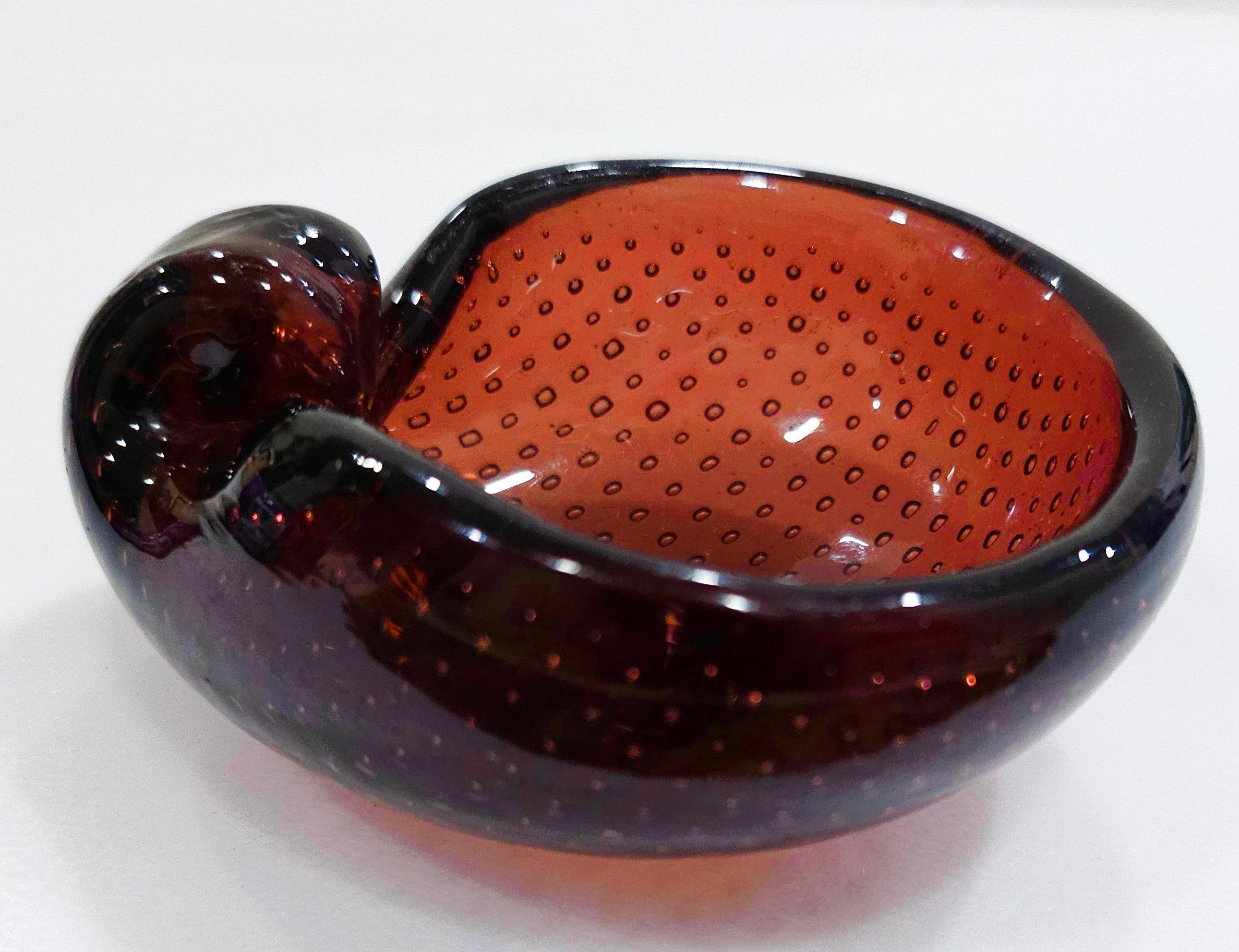 Vintage Murano Glass Bullicante Shell Bowl by Archimede Seguso
Very nice vintage condition! These are beloved for the precision (and shape) of the bubbles and controlled bubble pattern
No cracks or chips.
About 3.5