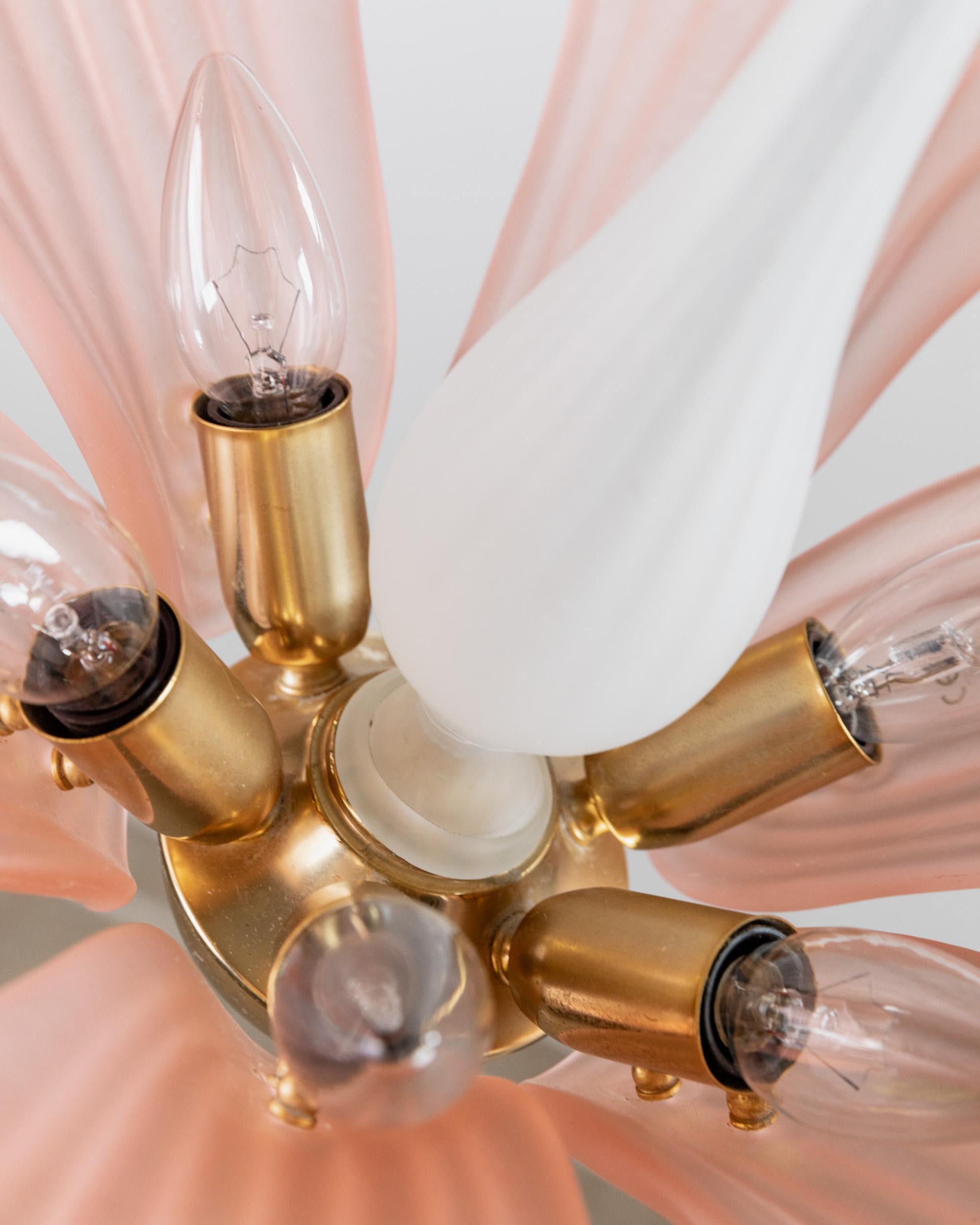 Metallo Lampada da soffitto in vetro di Murano d'epoca - Forma di fiore, rosa, Design Italia anni '60 in vendita