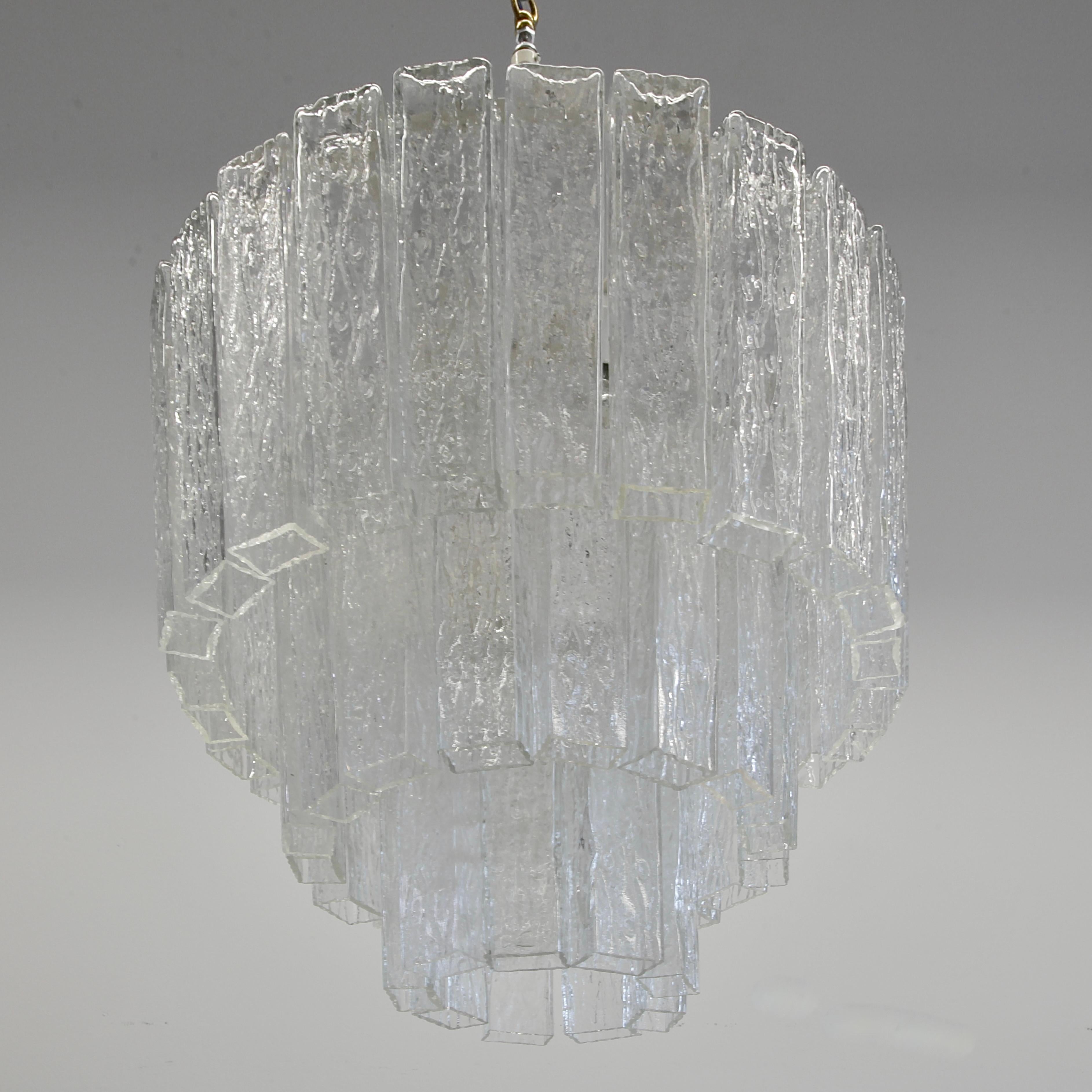 Vintage MURANO Glass Chandelier by Fratelli TOSO. Italy 1960s In Good Condition For Sale In Berlin, Berlin