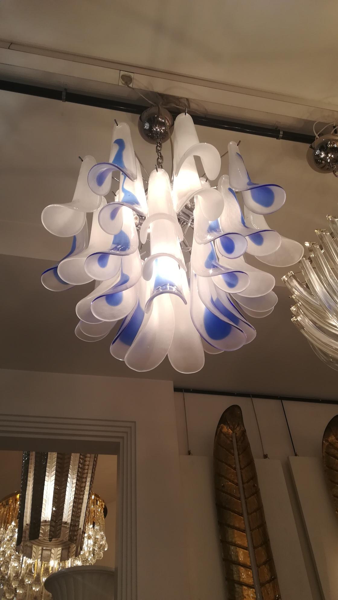 Italian Vintage Murano Glass Chandelier by Novaresi For Sale