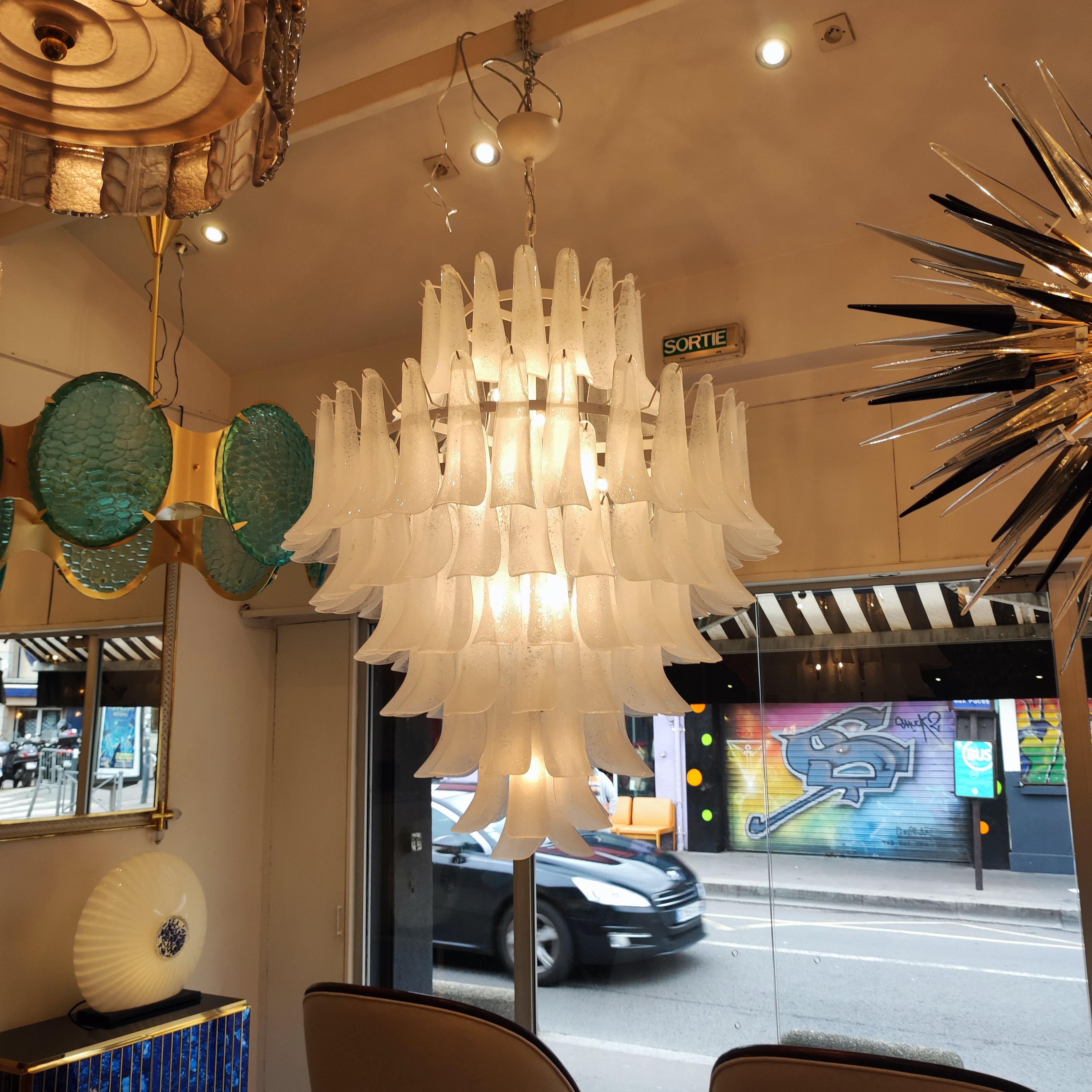 Vintage Murano Glass Chandelier by Novaresi In Excellent Condition For Sale In Saint-Ouen, FR