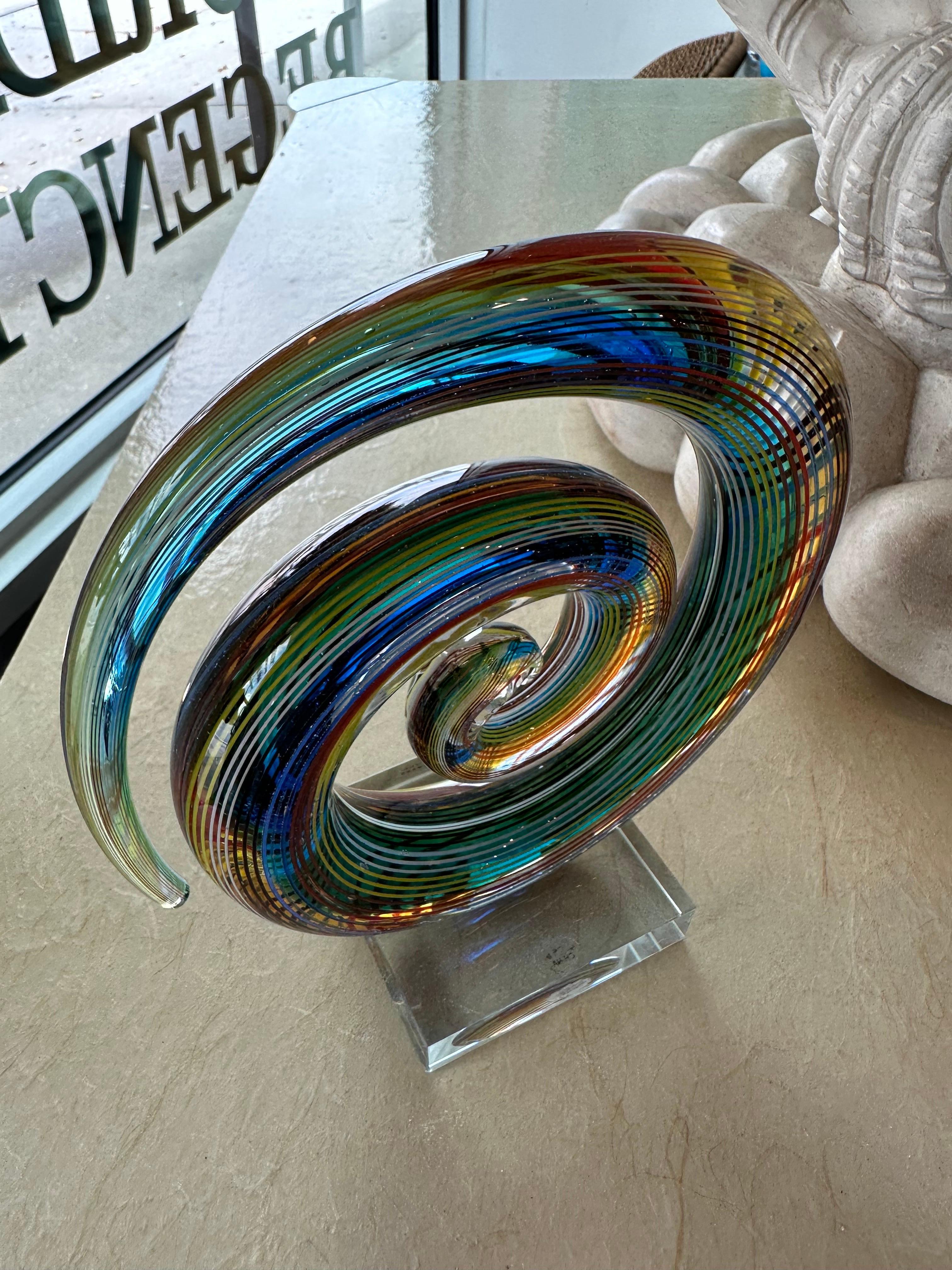 Vintage Murano Glas Bunte Regenbogen Swirl auf Lucite abstrakte Skulptur  im Angebot 8