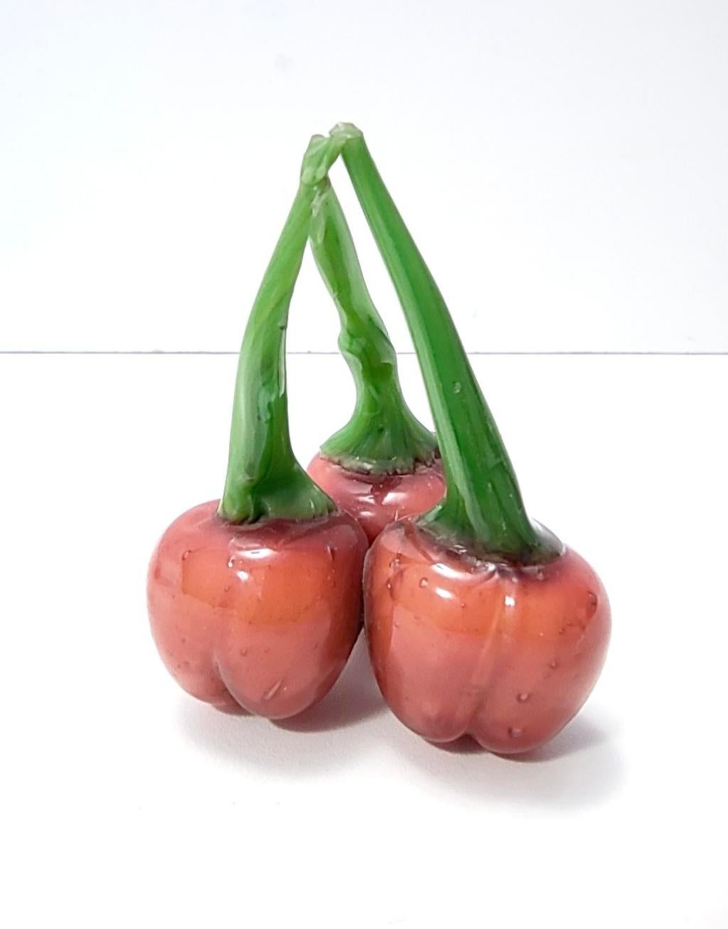 Dekorativer Artikel aus Murano-Glas mit Kirschen von Martinuzzi für Venini, Italien (Italienisch) im Angebot