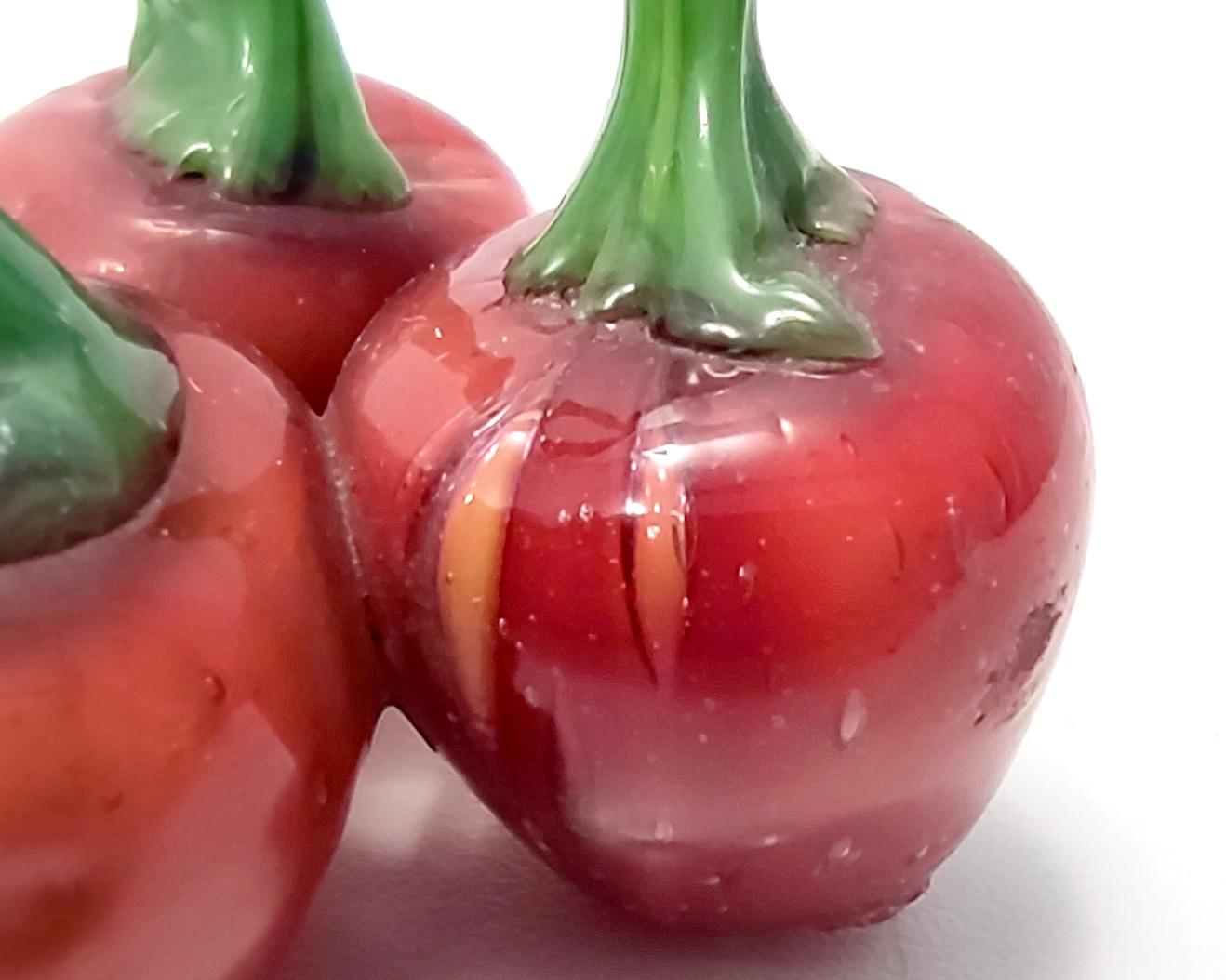 Dekorativer Artikel aus Murano-Glas mit Kirschen von Martinuzzi für Venini, Italien im Zustand „Hervorragend“ im Angebot in Bresso, Lombardy