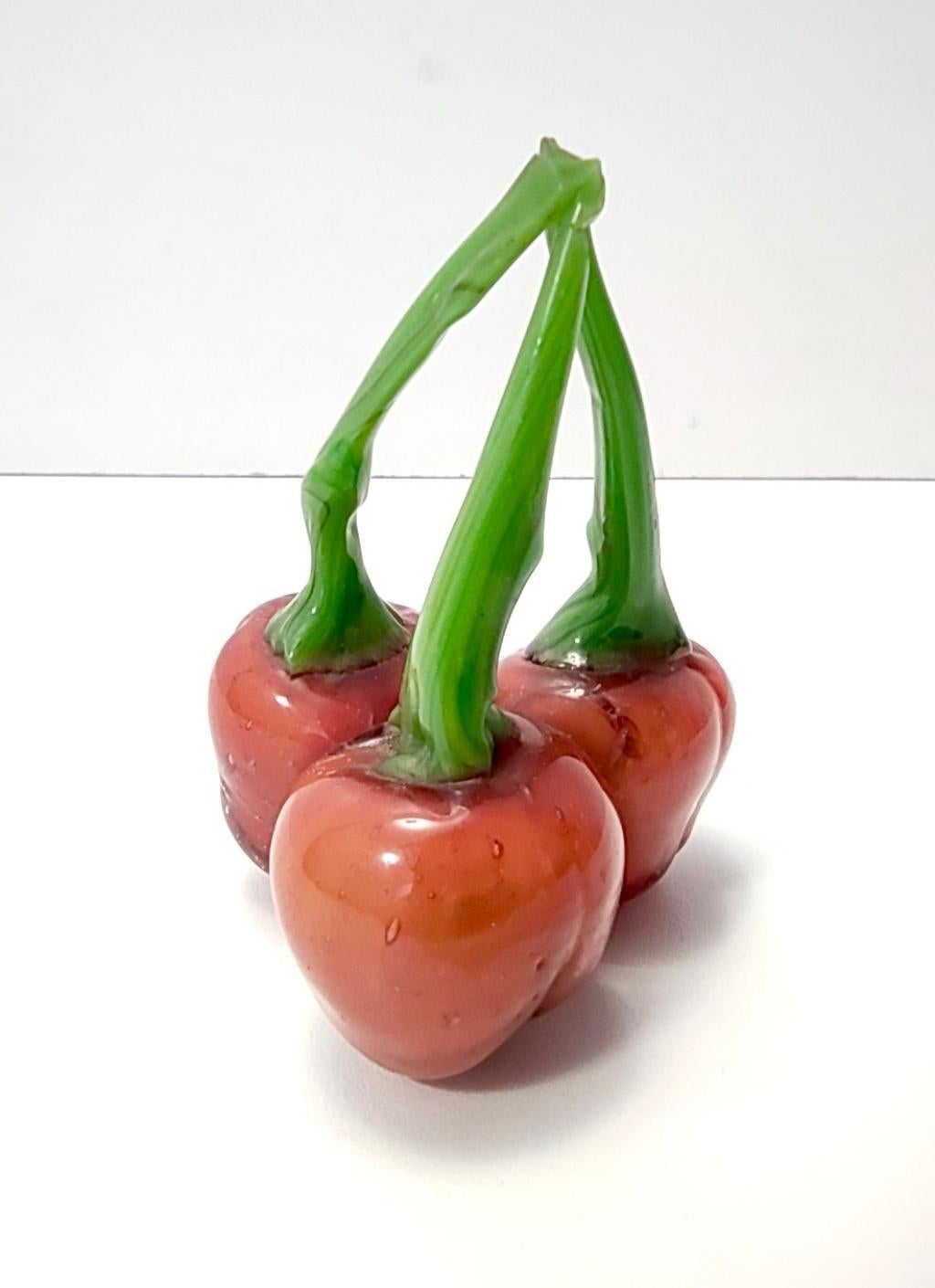 Dekorativer Artikel aus Murano-Glas mit Kirschen von Martinuzzi für Venini, Italien (Mitte des 20. Jahrhunderts) im Angebot