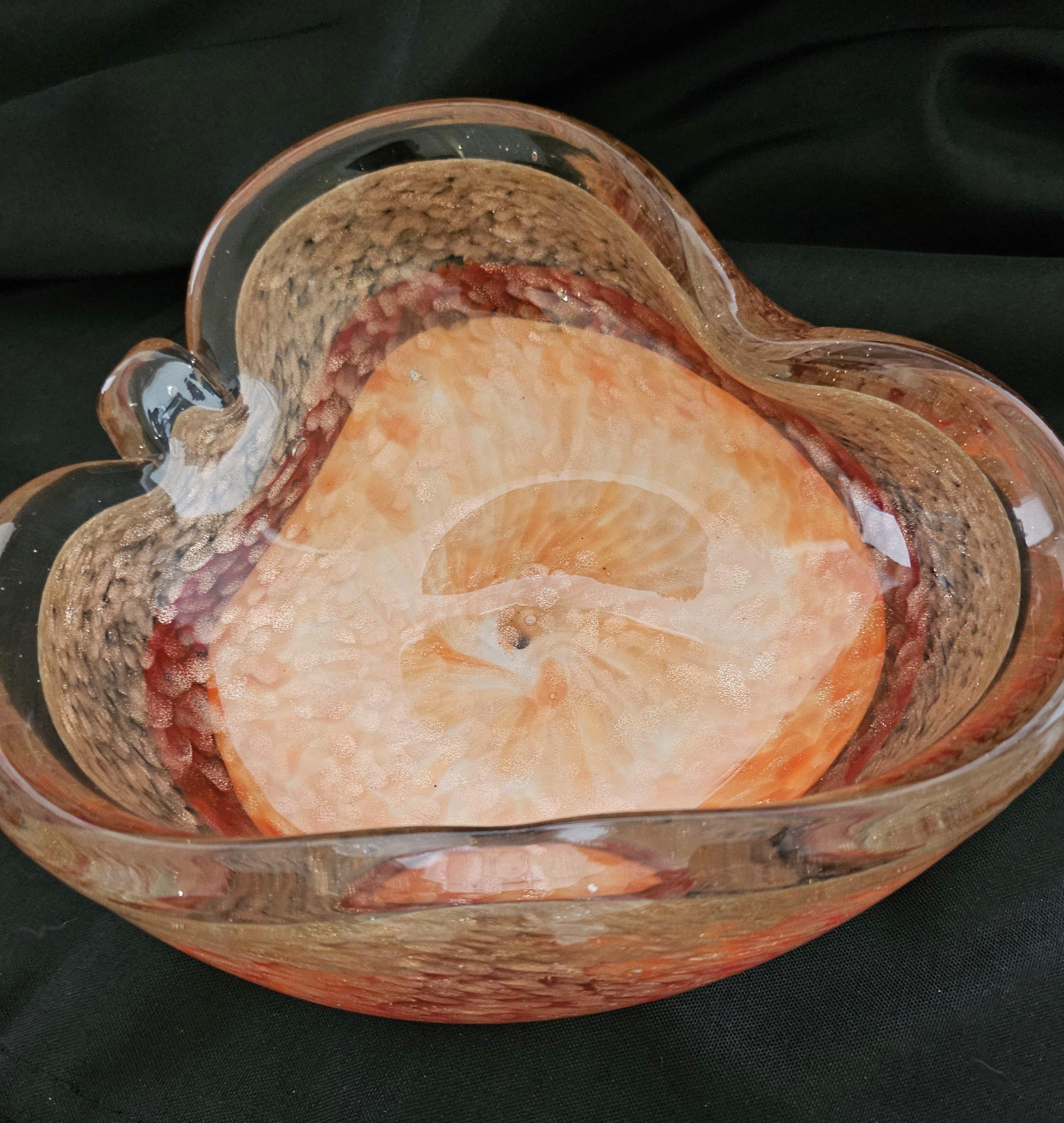 Vintage Murano Glass Dish / Bowl with Gold Fleck or Aventurine In Good Condition For Sale In Warrenton, OR