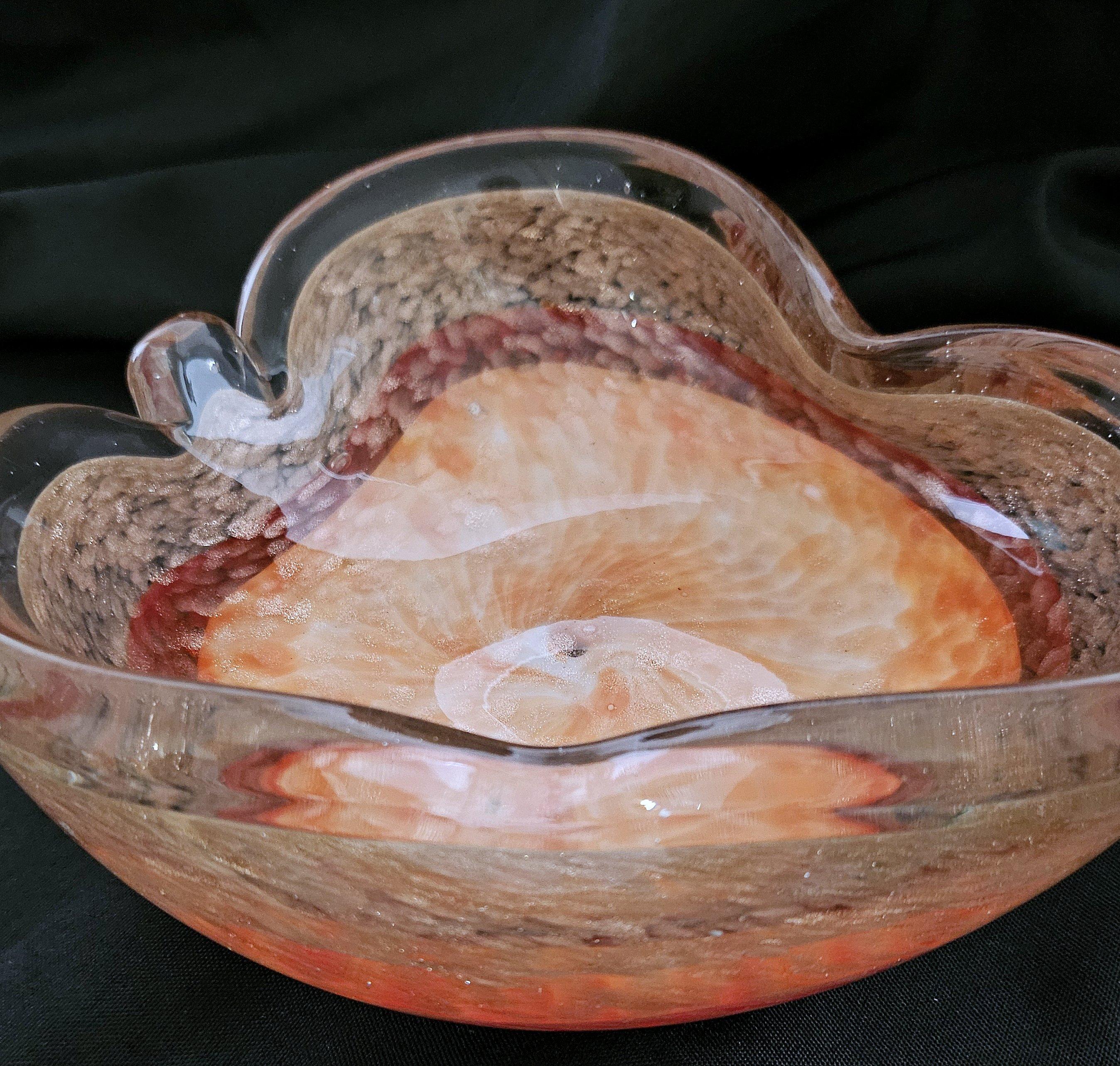 Mid-Century Modern Vintage Murano Glass Dish / Bowl with Gold Fleck or Aventurine For Sale