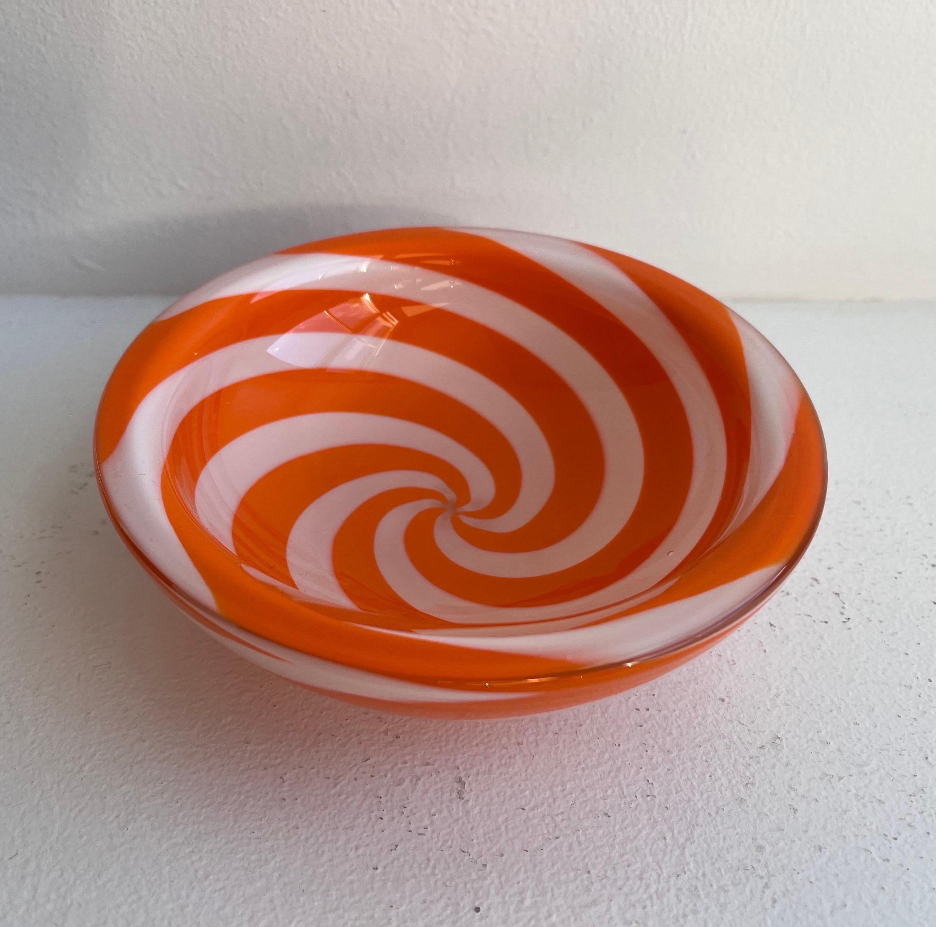 Vintage Murano Glass Dish 
with Tangerine Optic Swirls 

In the style of Fratelli Toso 

