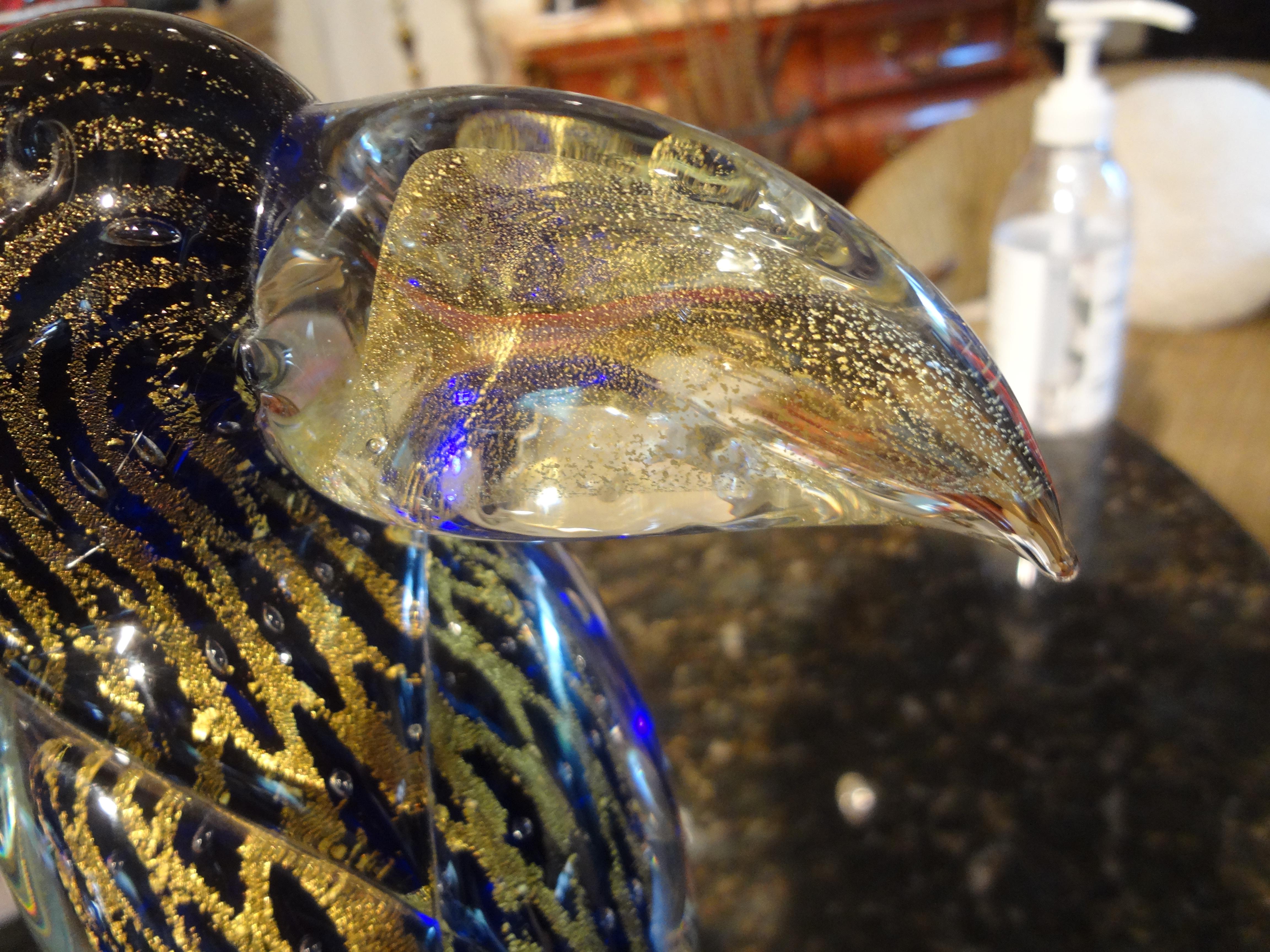 Milieu du XXe siècle Figure de Toucan en verre de Murano d'époque en vente