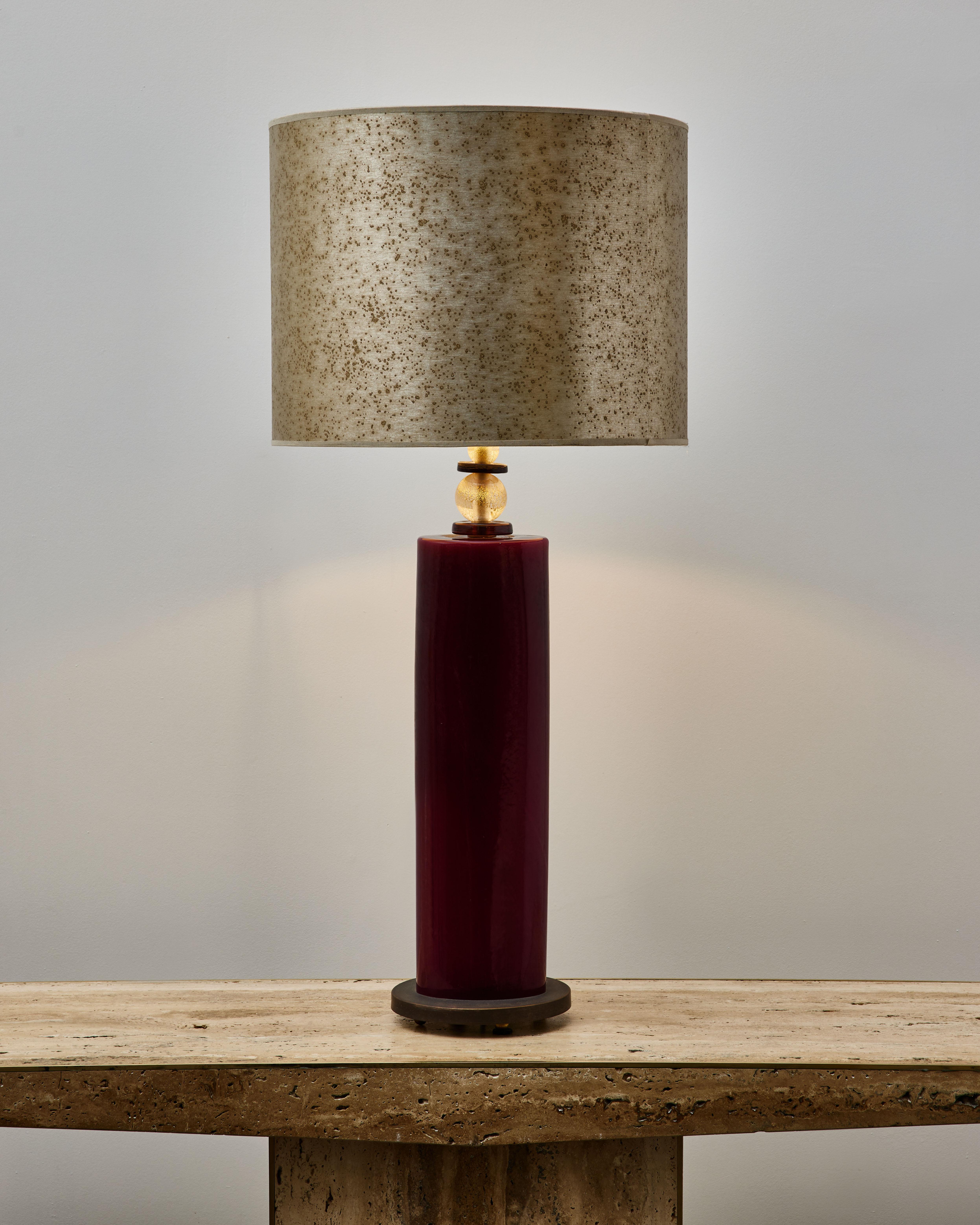 Unique vintage table lamp in Murano glass.
Entirely restored and rewired.
Italy, 1980s.

Dimensions and price without shade.