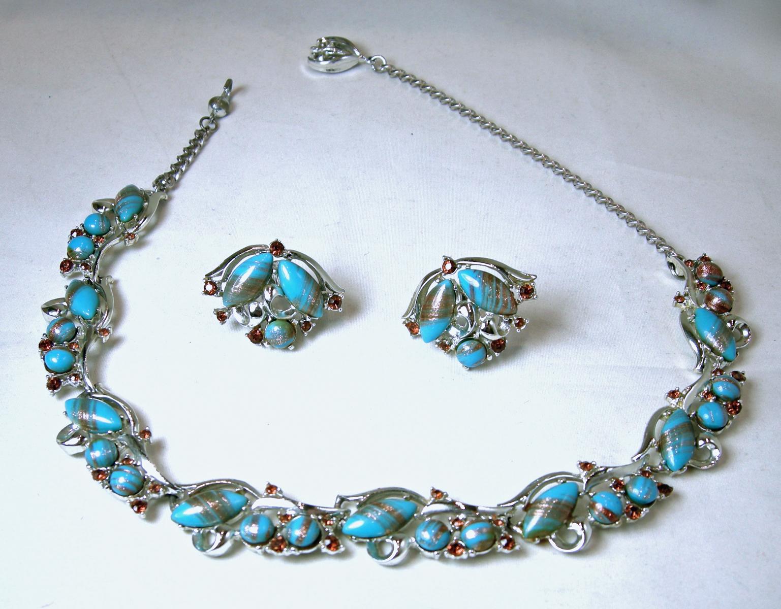 Women's or Men's Vintage Murano Glass Necklace & Earrings For Sale