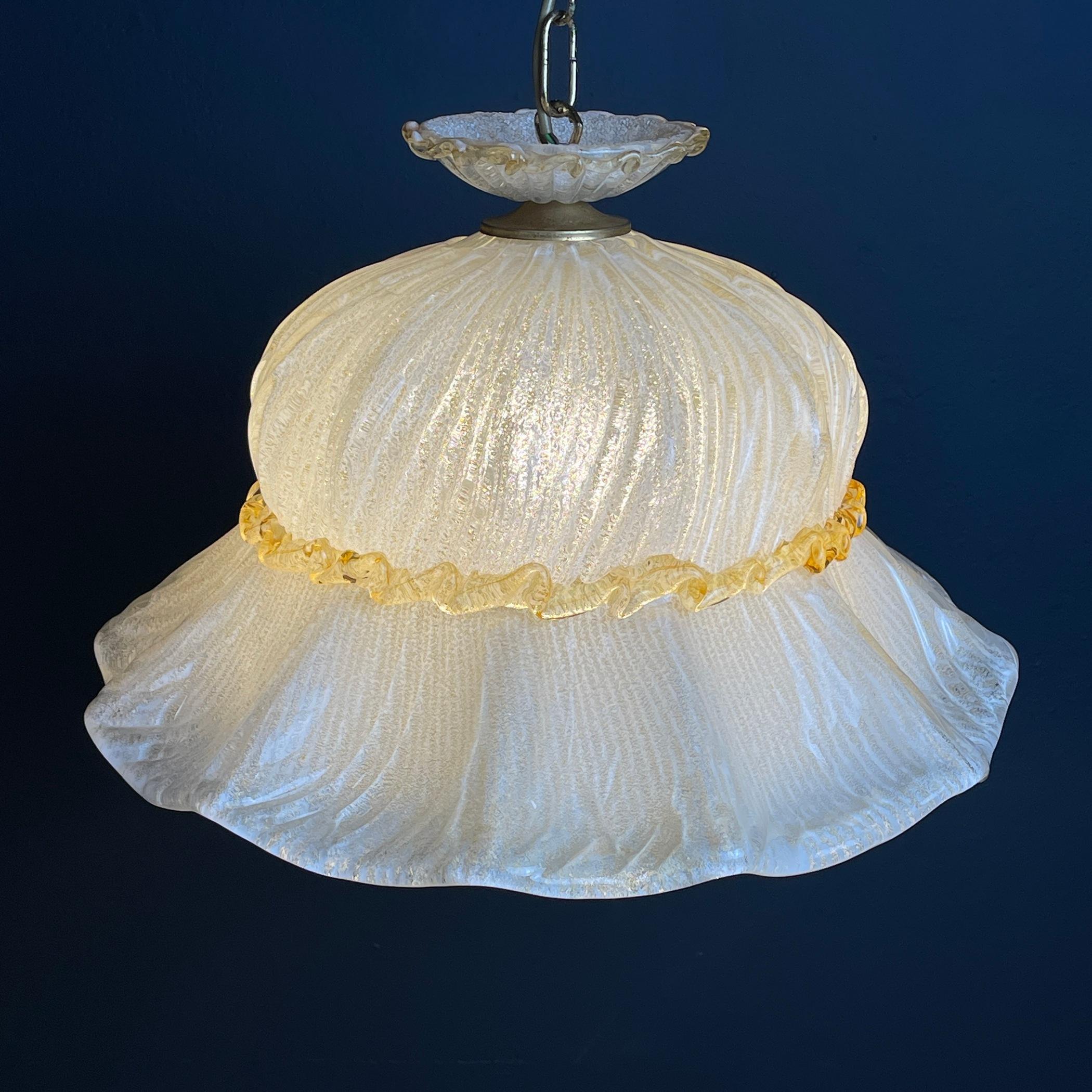 Mid-Century Modern Lampe suspendue vintage en verre Murano Bonnet Italie 1970 en vente