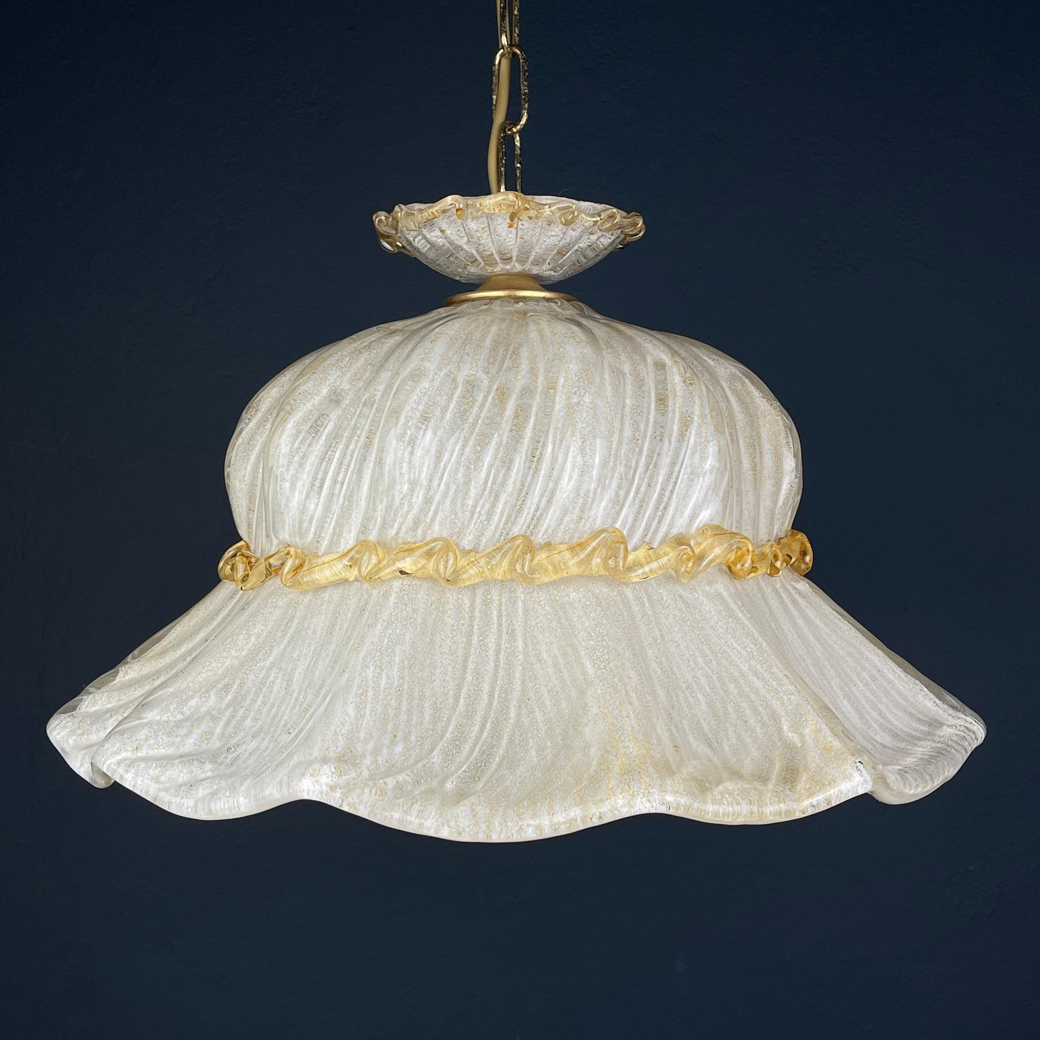 Vintage murano glass pendant lamp Bonnet Italy 1970s In Good Condition For Sale In Miklavž Pri Taboru, SI