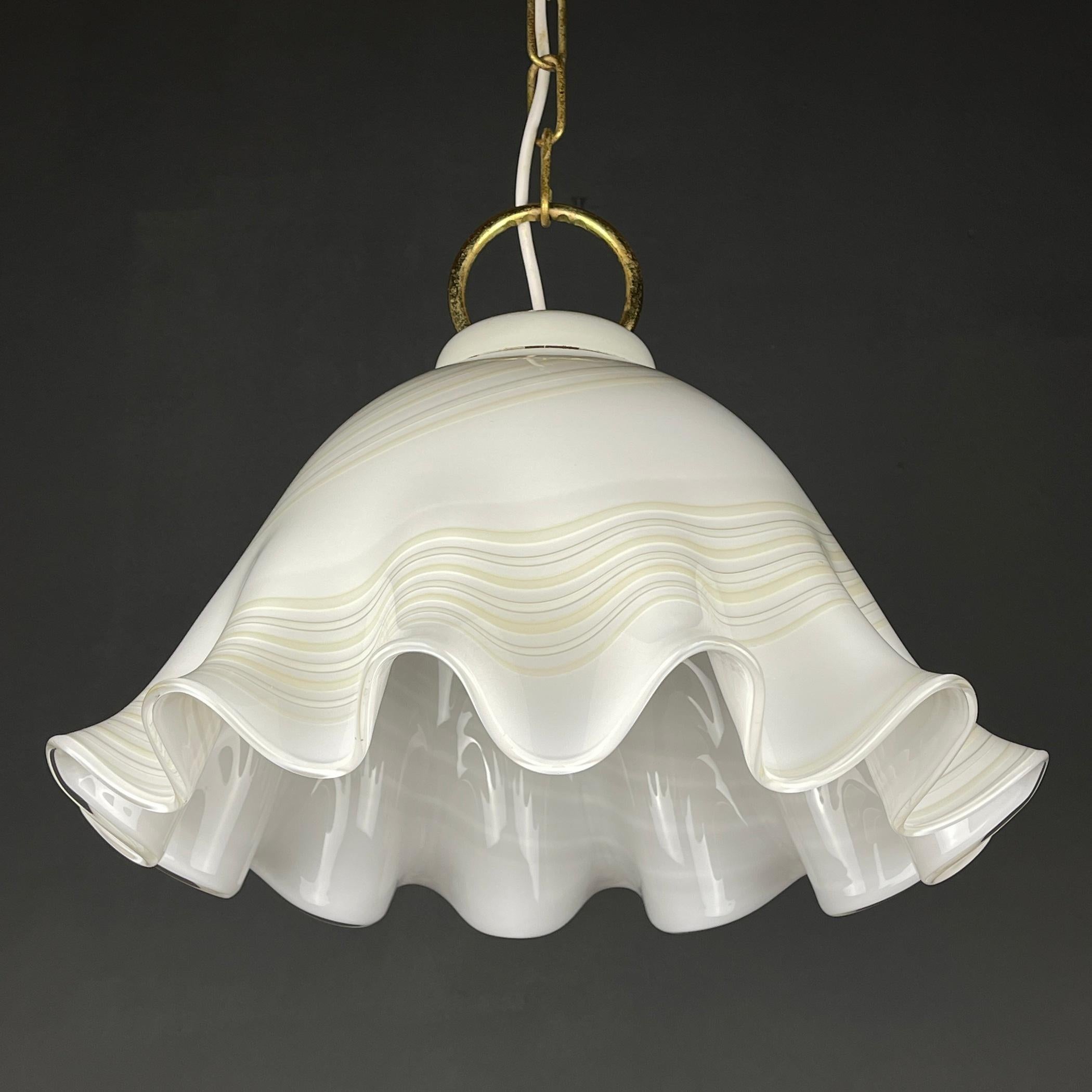 Vintage Murano Glass Pendant Lamp Fazzoletto, Italy, 1970s  In Good Condition For Sale In Miklavž Pri Taboru, SI