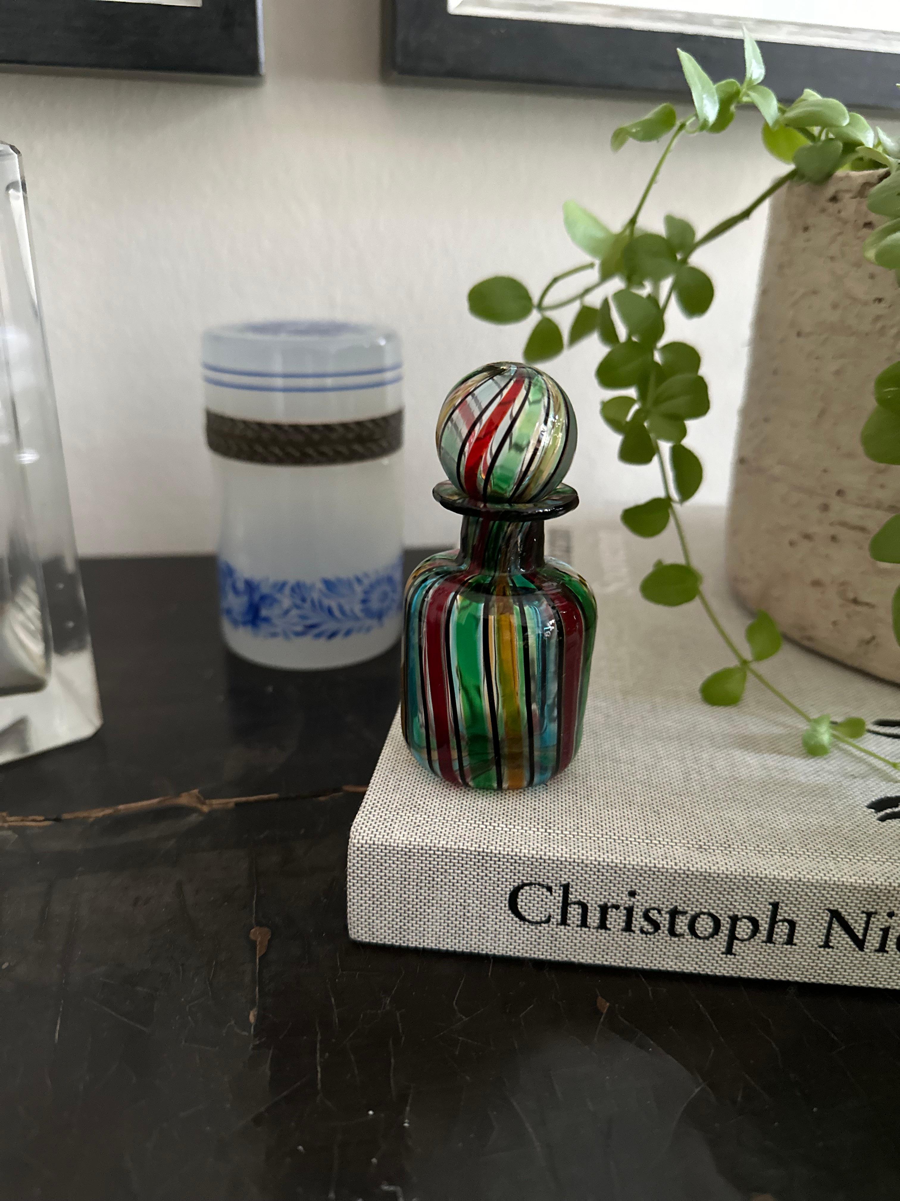 Vintage Murano Glass Perfume Bottle, 1950s – Handcrafted Italian Art Glass For Sale 7