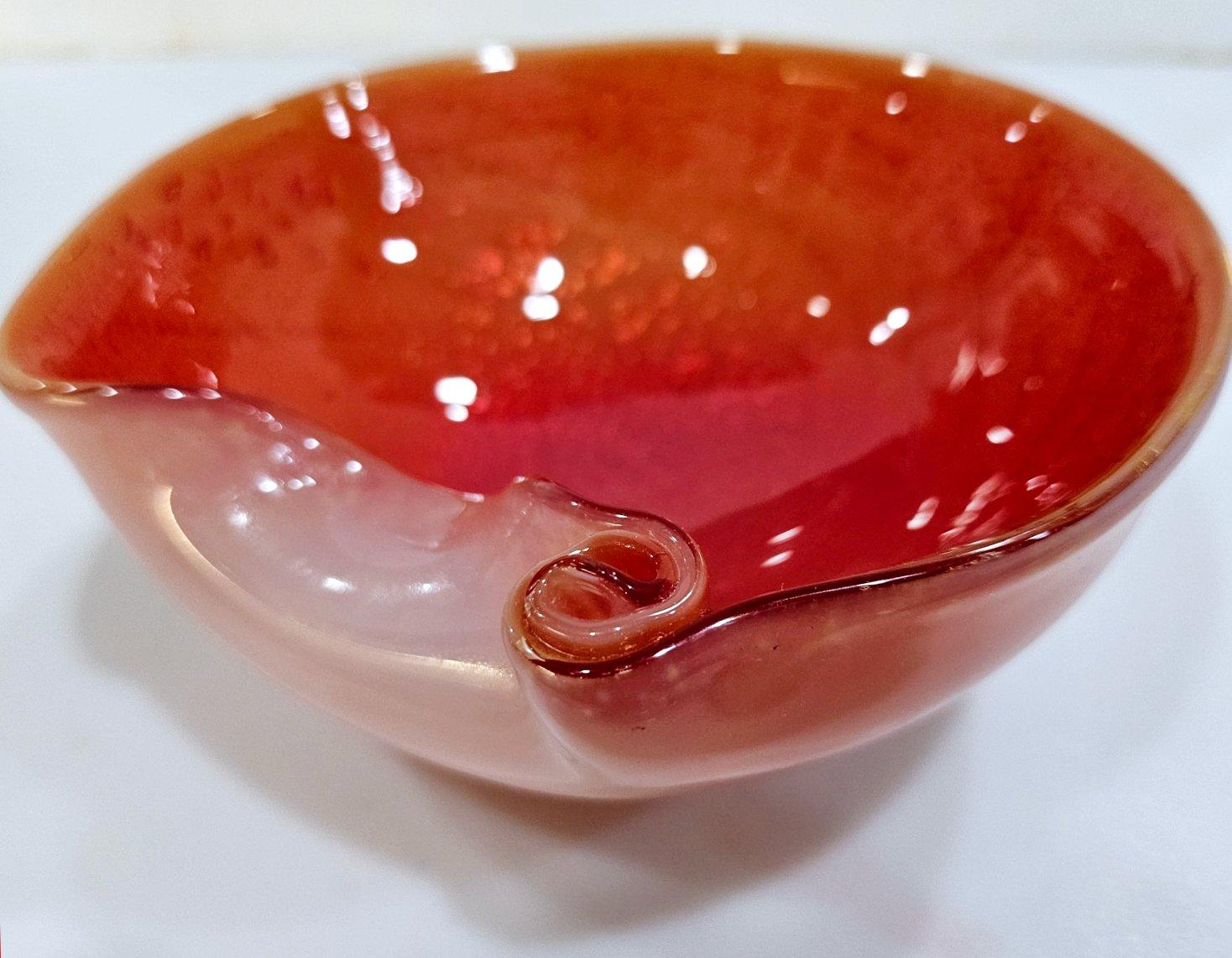 Vintage Murano Glass Shell Motif Bowl w/Gold Fleck, Opaline Exterior. Seguso? For Sale 7