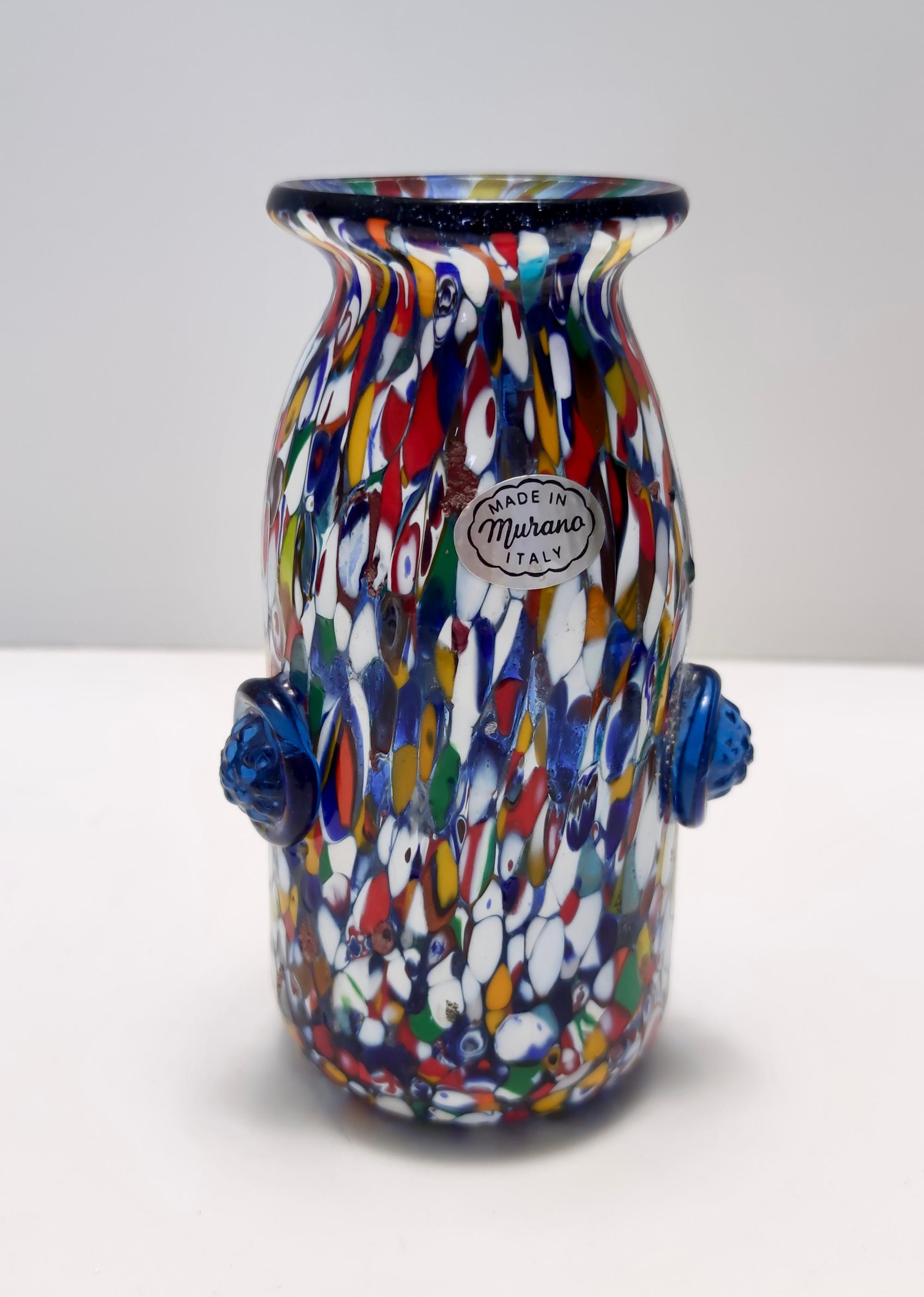 italien Vase vintage en verre de Murano attribué à Fratelli Toso avec murrines, Italie en vente