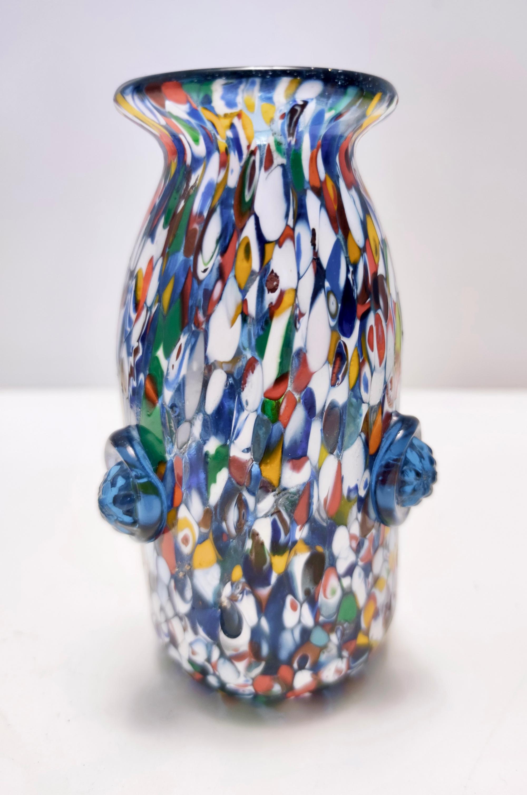 Milieu du XXe siècle Vase vintage en verre de Murano attribué à Fratelli Toso avec murrines, Italie en vente