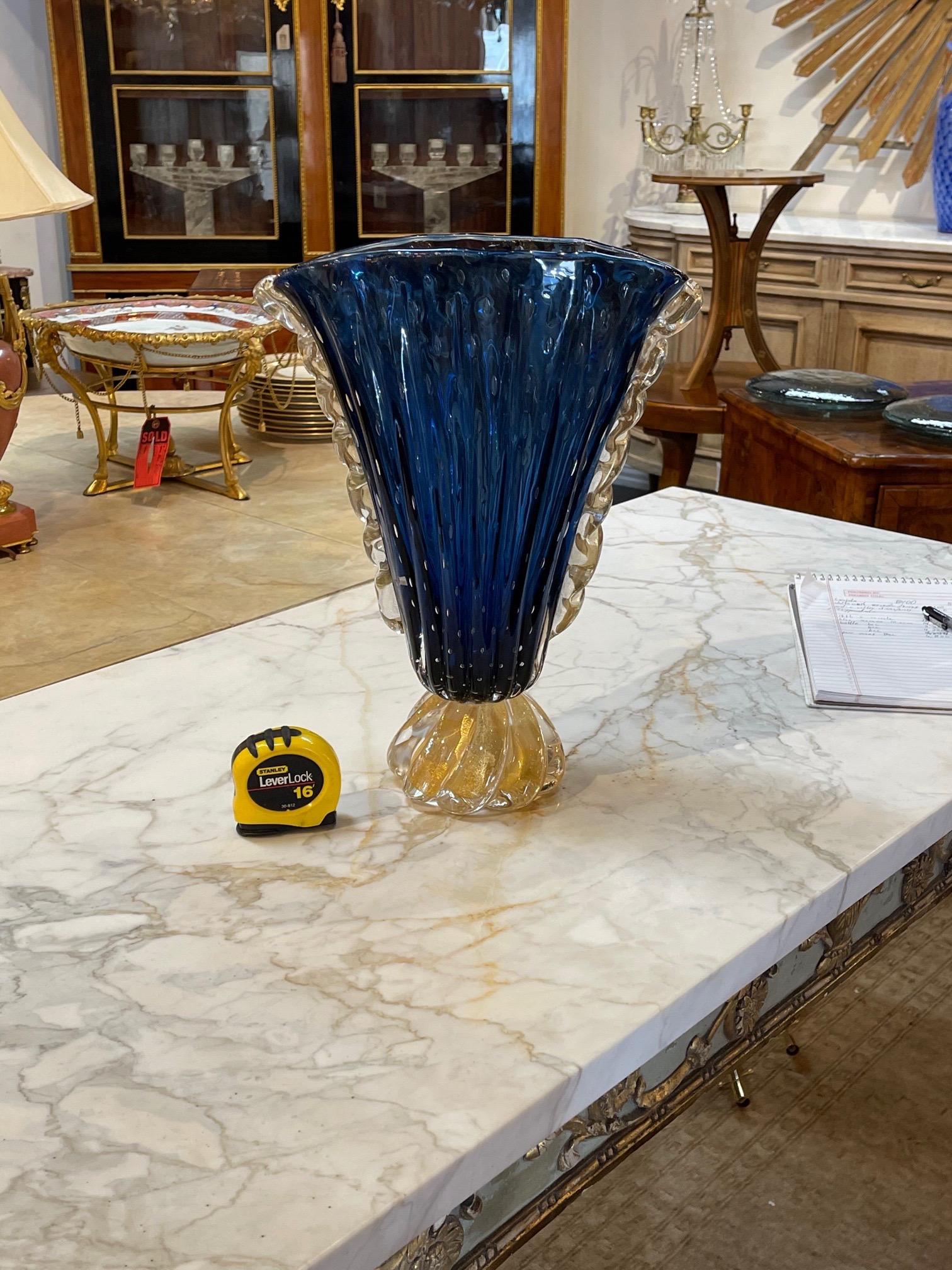 Vintage Murano Glass Vase In Good Condition In Dallas, TX
