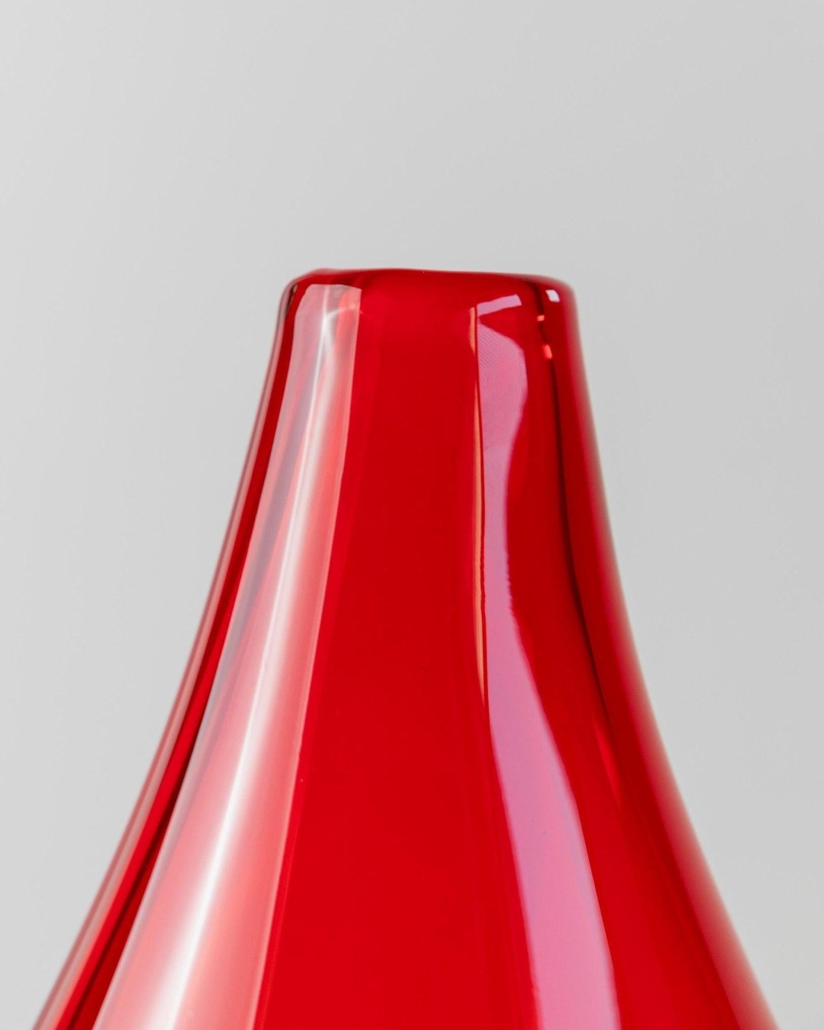 XX secolo Vaso in vetro di Murano rosso - rosso vivo, cattura-sguardi Italia anni '70 in vendita