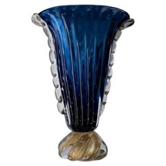 Vaso vintage in vetro di Murano blu reale con dettagli dorati, firmato Barovier, anni '60