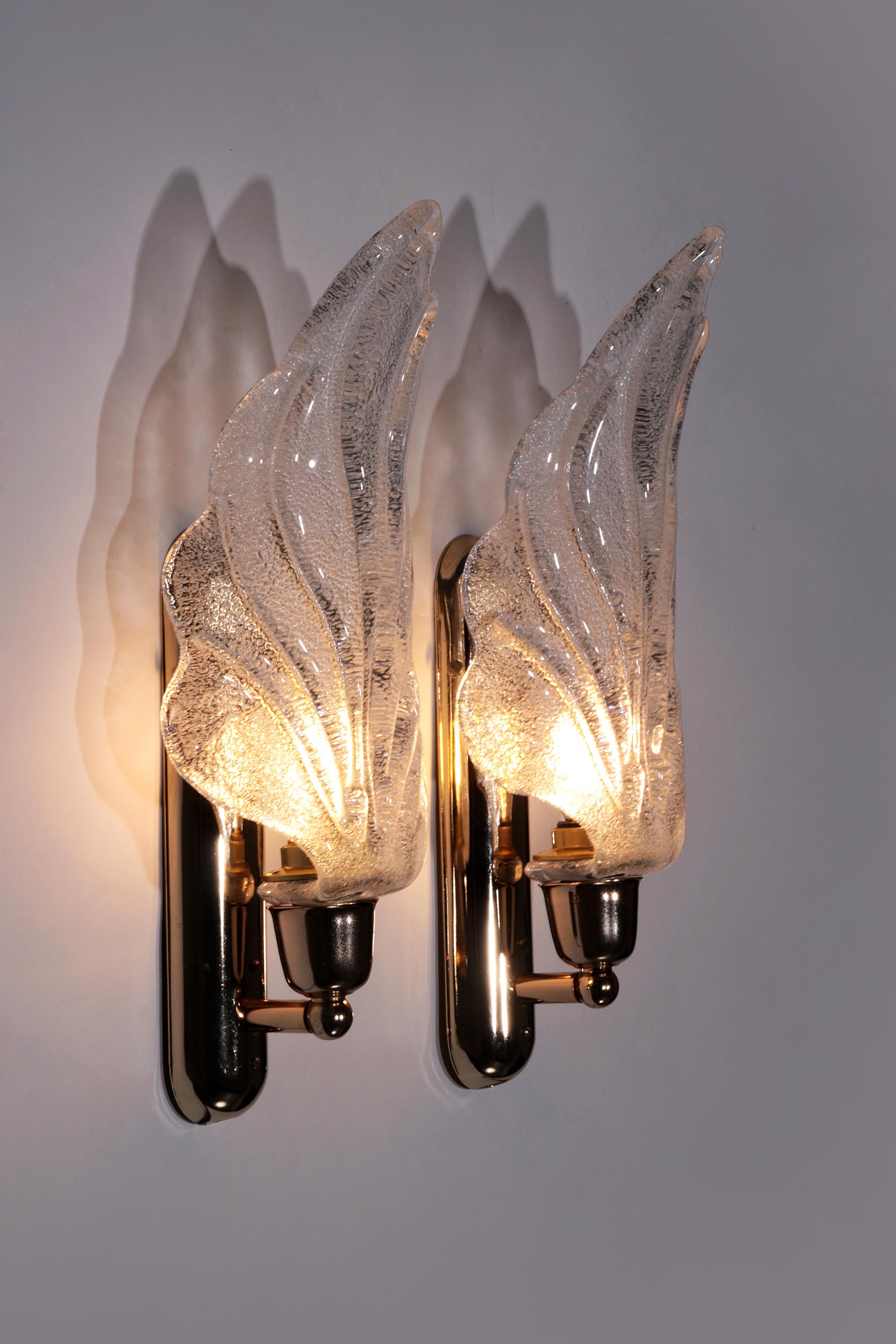 Hollywood Regency Vintage Murano glass wall lamp leaf shape set of 2 - Italy 1970 For Sale