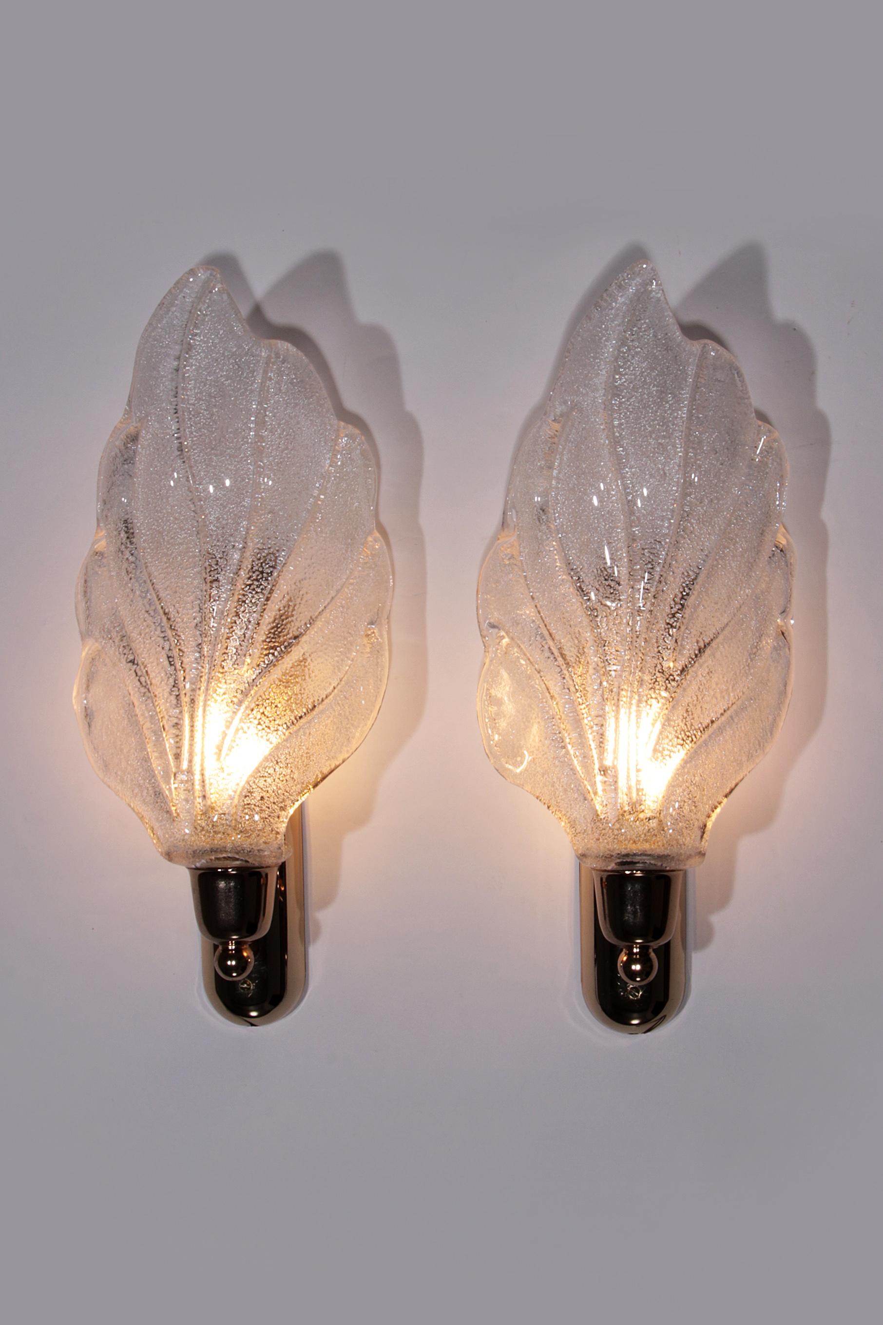 Italian Vintage Murano glass wall lamp leaf shape set of 2 - Italy 1970 For Sale