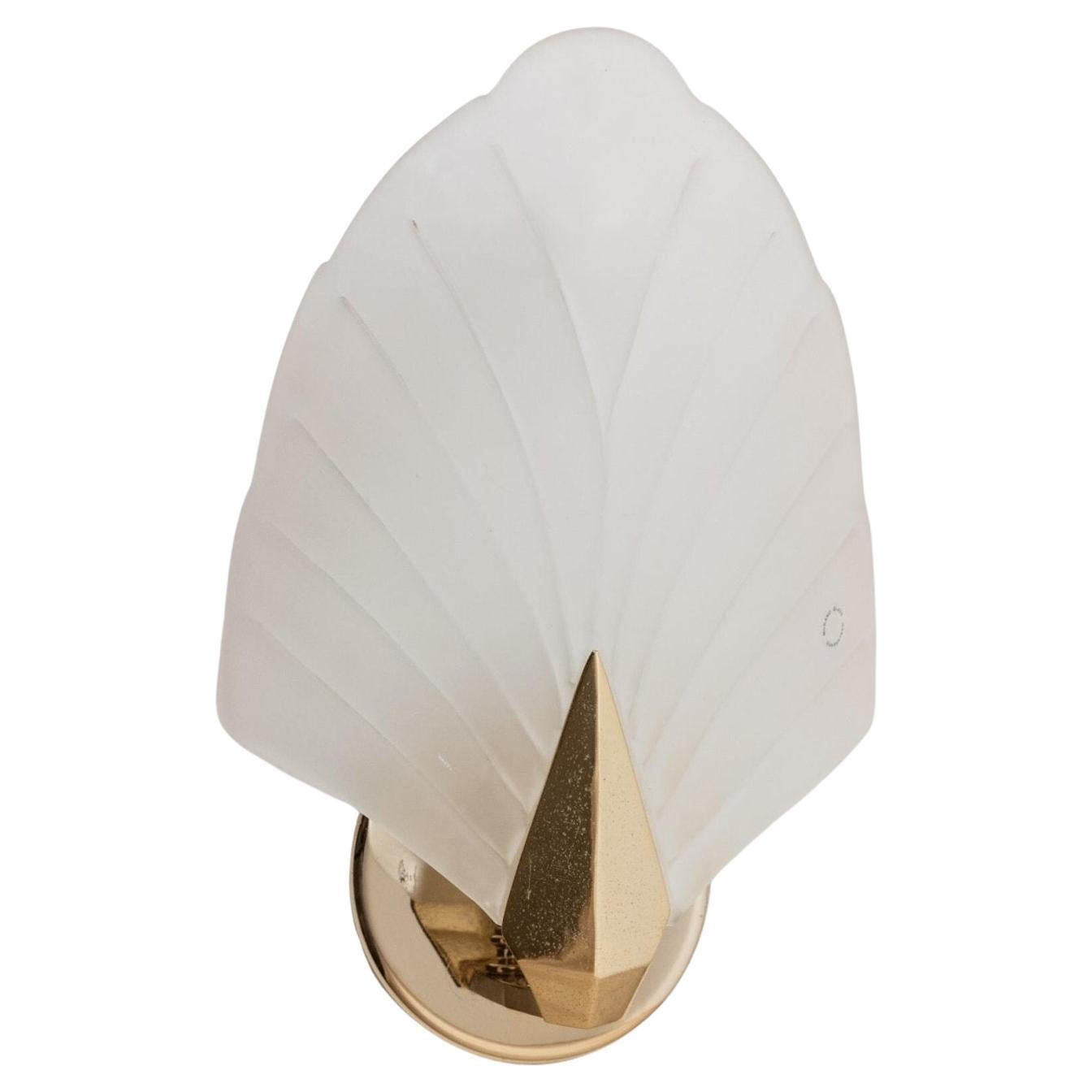 Lampada da parete vintage in vetro di Murano conchiglia design in metallo dorato Italia, anni
70