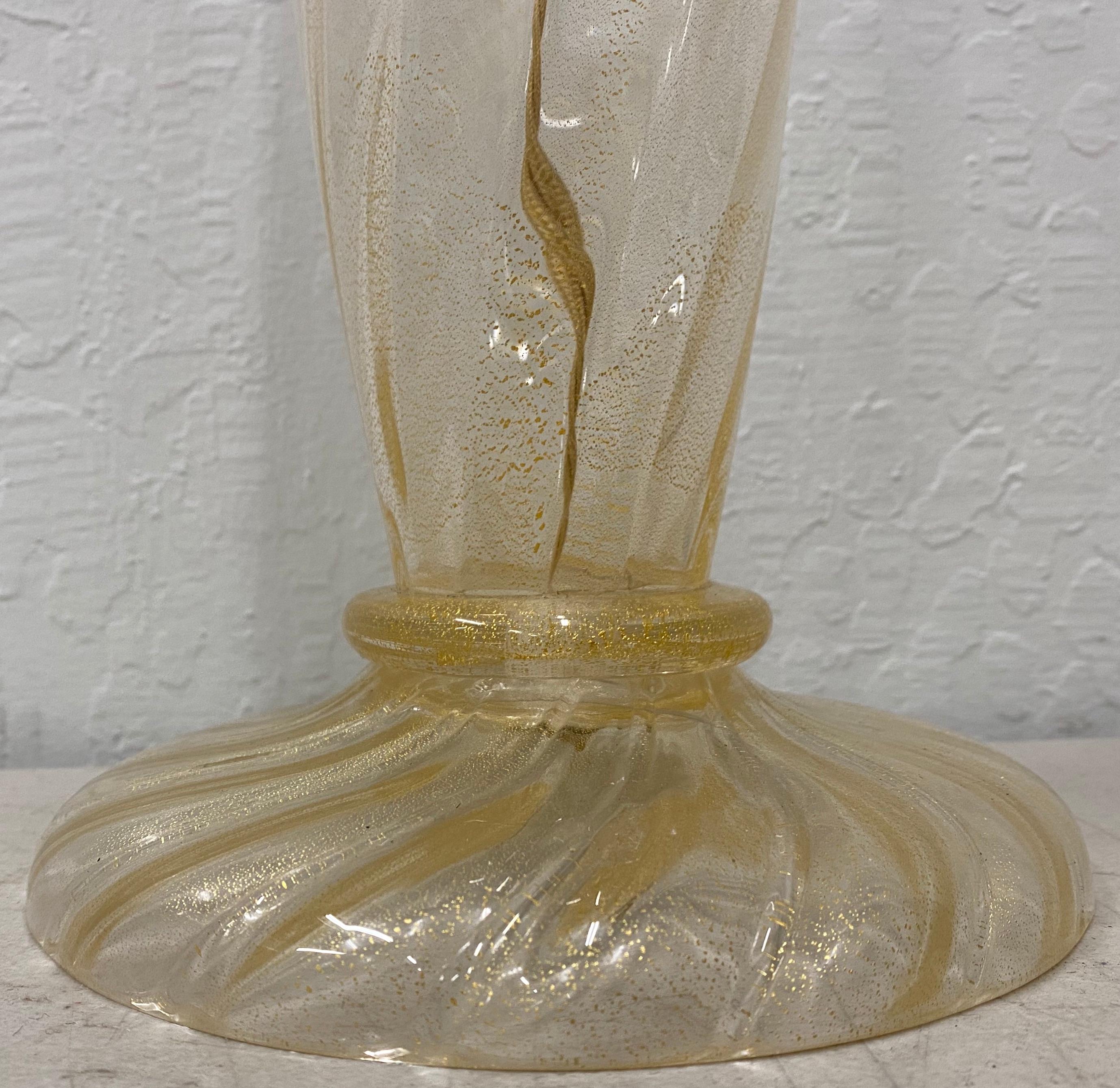 Vintage Murano Gold Fleck mundgeblasenes Glas Tischlampe, um 1930 (Italienisch) im Angebot