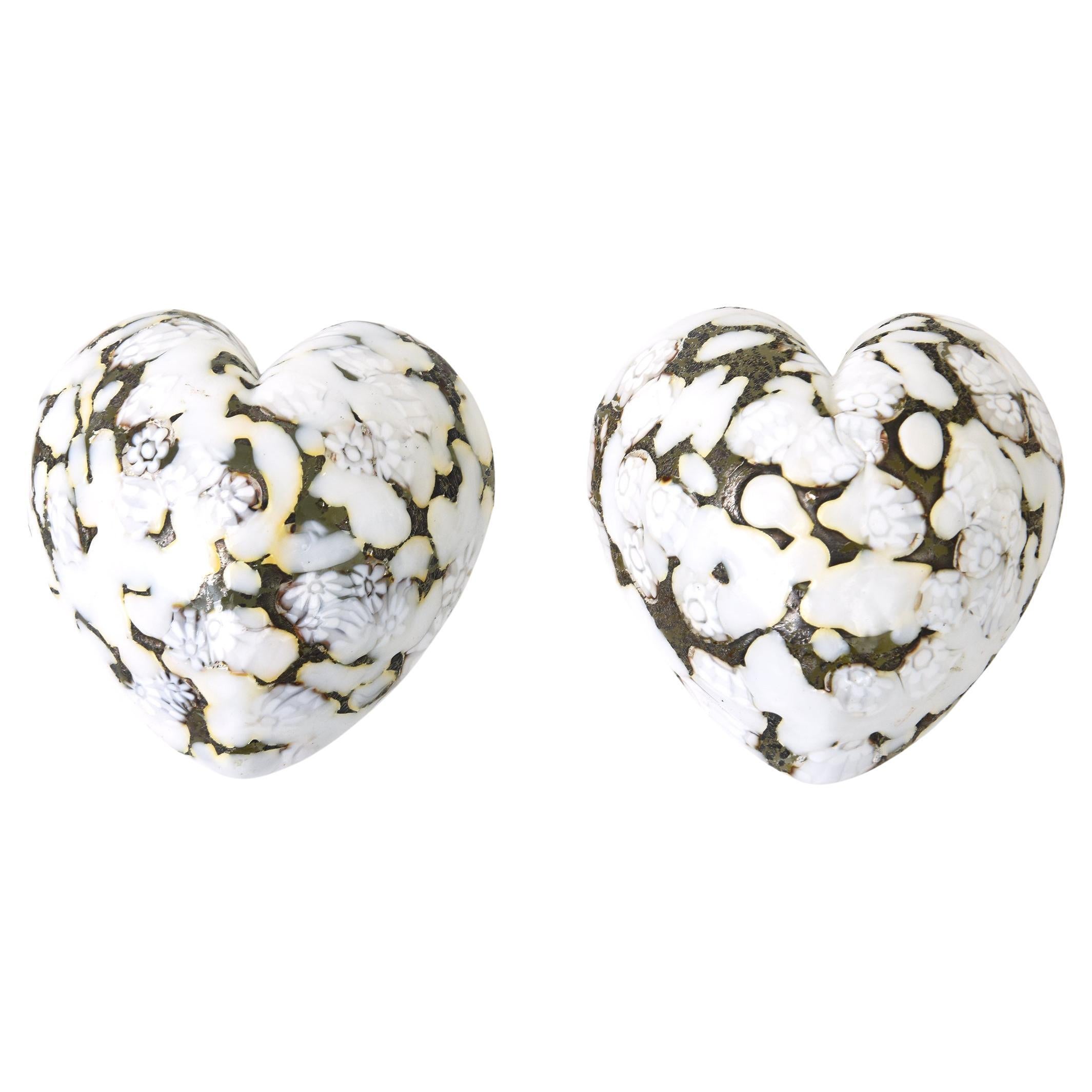 Sculture di cuore in vetro bianco e oro di Murano d'epoca, fermacarte, accessori da scrivania in vendita