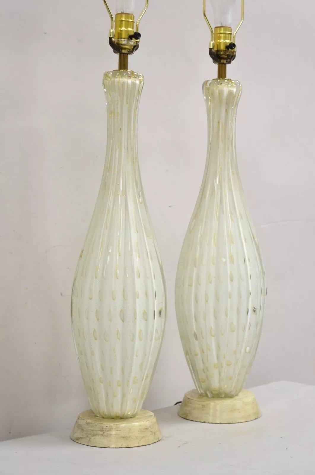 Paire de lampes de table vintage en verre Camer Glass, Murano, Italie, mouchetures d'or et blanc sinueux en vente 5