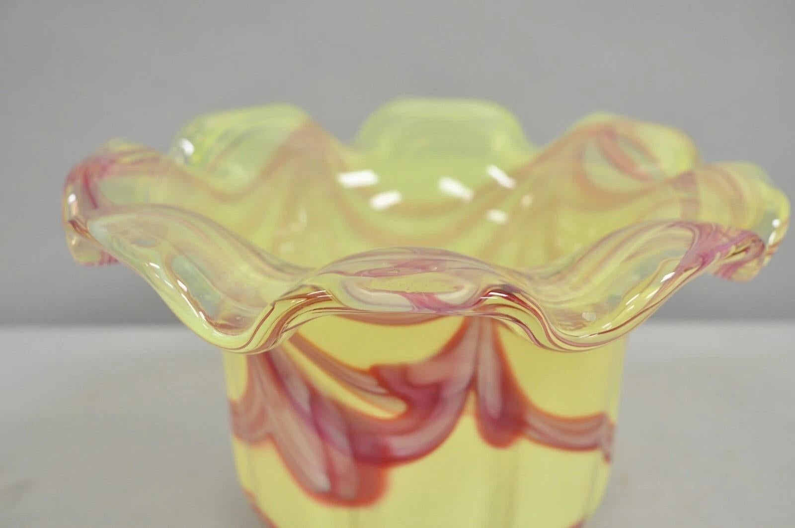 Vintage Murano Italy Hand Blown Glass Yellow Swirl Handkerchief Vase Bowl In Good Condition For Sale In Philadelphia, PA