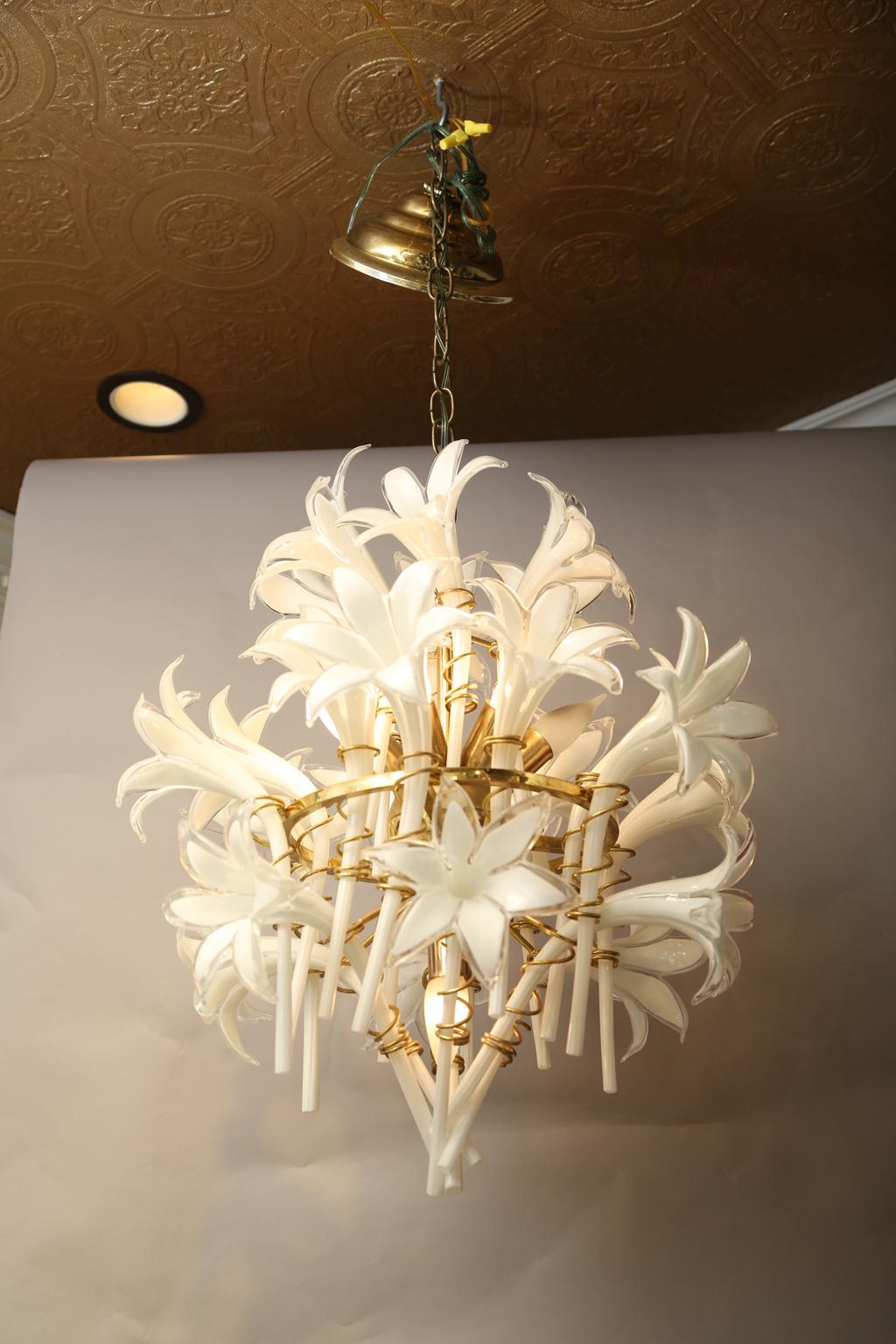 Vintage Murano Lilly Chandelier by Franco Luce In Good Condition In West Palm Beach, FL