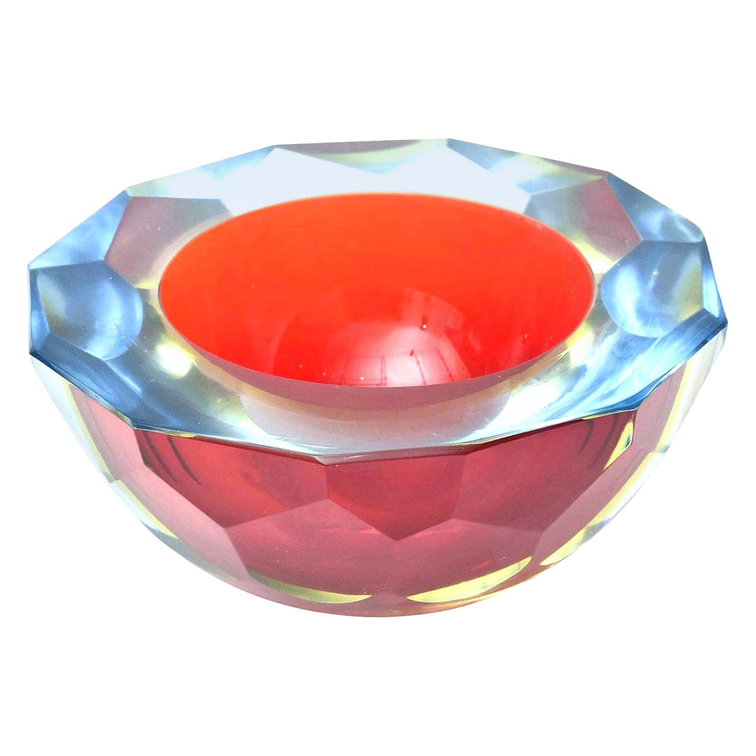 Bol vintage de Murano Mandruzzato en verre Sommerso rouge, bleu à facettes géométriques et diamants