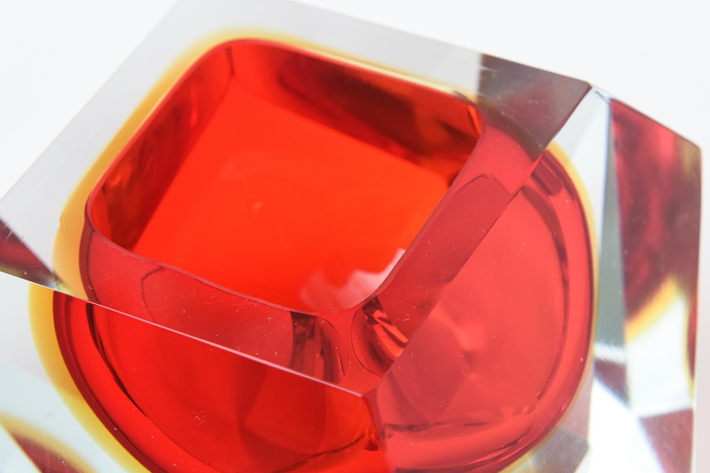 Vintage Murano Mandruzzato Glass Faceted Sommerso Bowl Red, Yellow, Clear For Sale 3