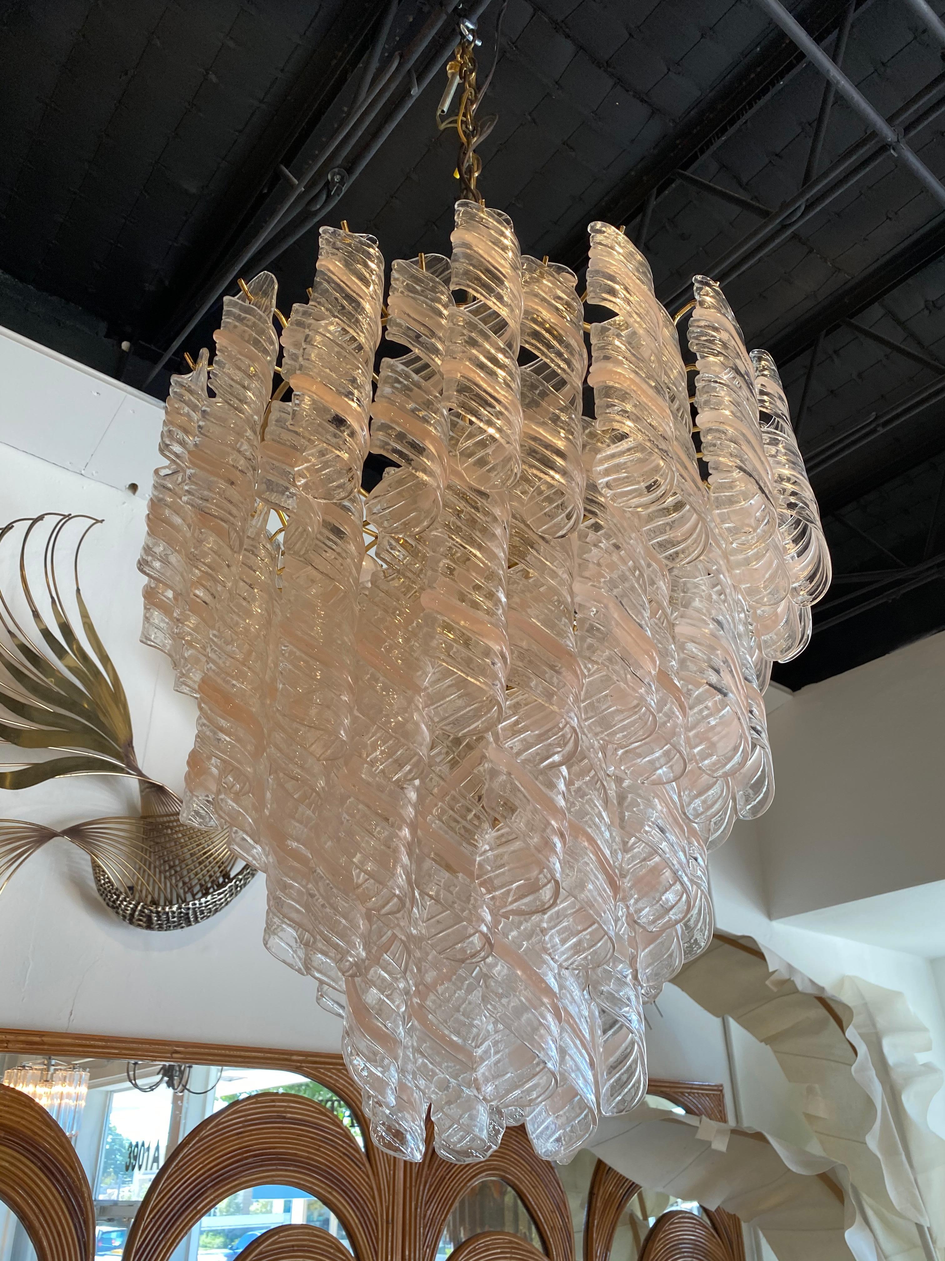 Vintage Murano Mazzega Torciglione Glass Pink Spiral 4-Tier Chandelier 13 Lights 3