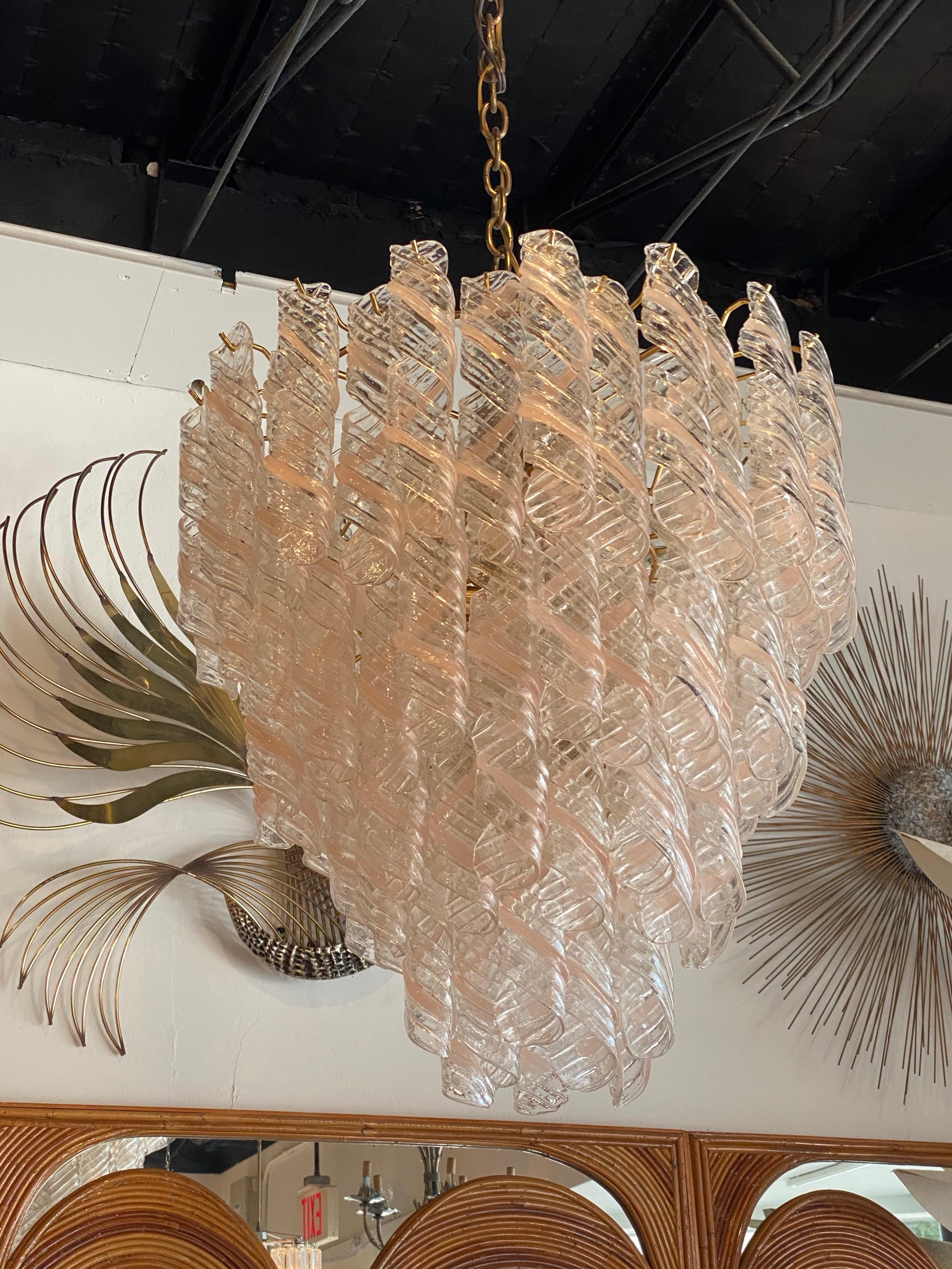 Late 20th Century Vintage Murano Mazzega Torciglione Glass Pink Spiral 4-Tier Chandelier 13 Lights