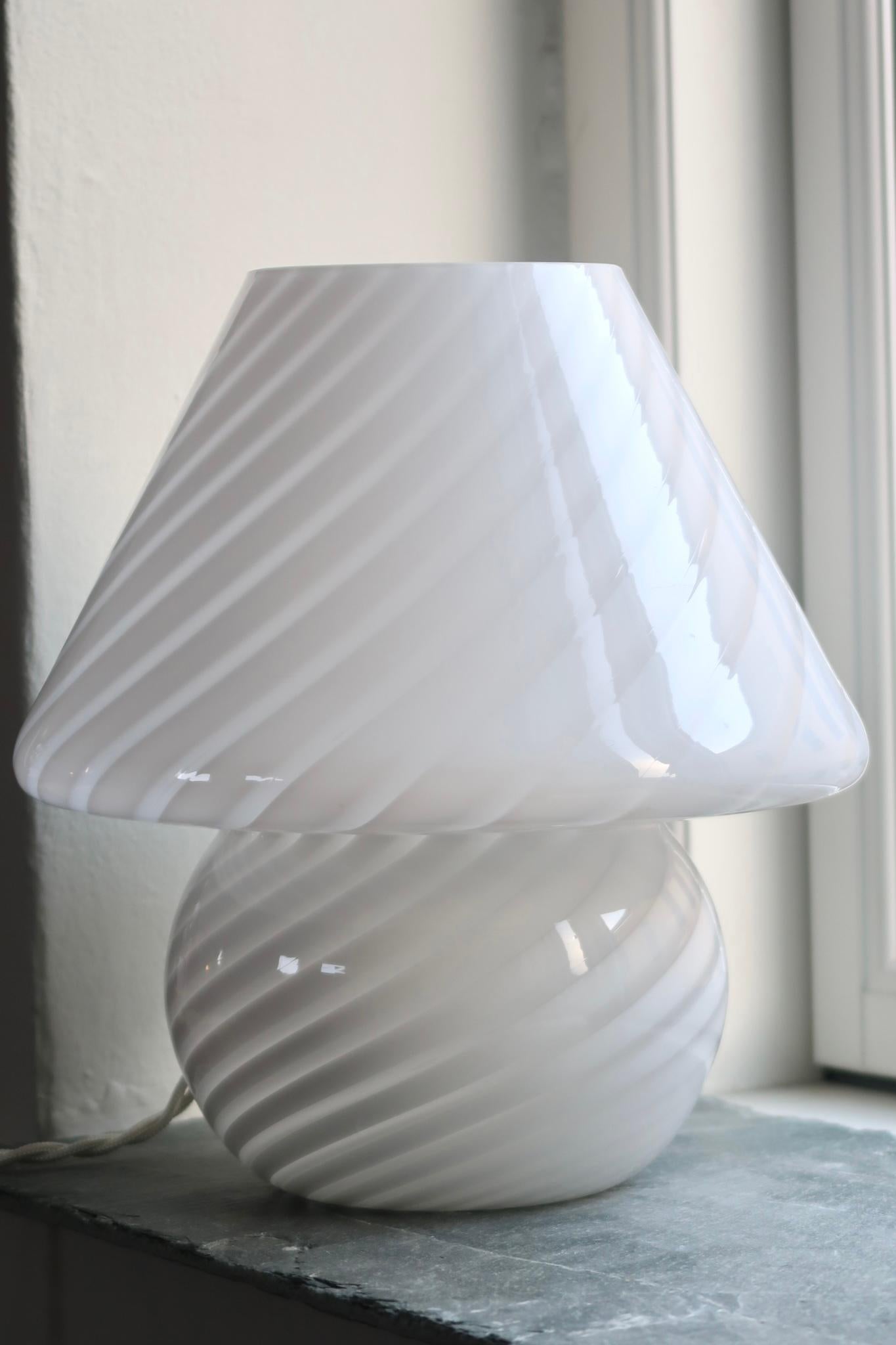 Late 20th Century Vintage Murano medium white mushroom table lamp with swirl in glass, Italy 1970s For Sale