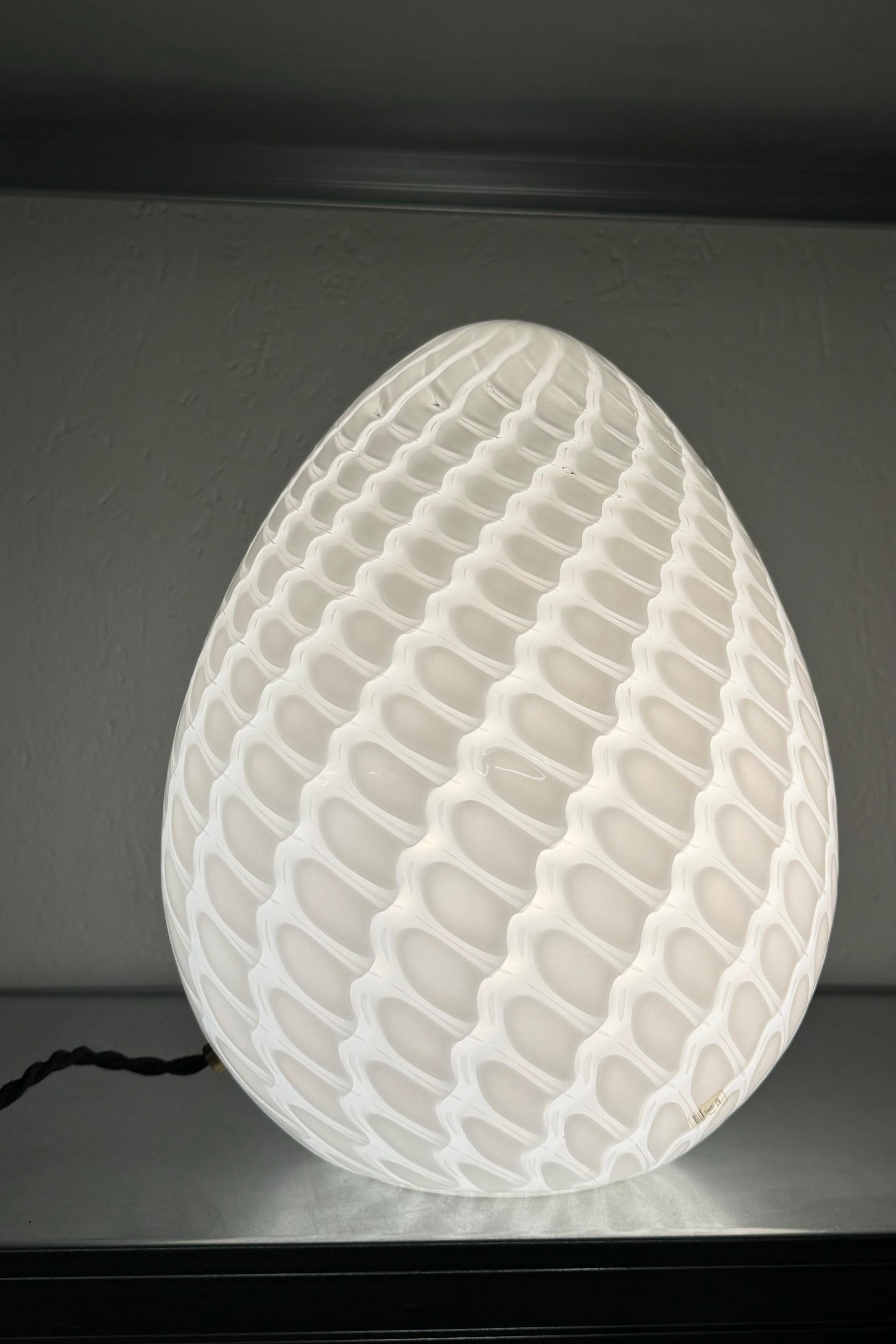 Late 20th Century Vintage Murano Mouth Blown White glass peacock Egg Lamp, Italy 1970s