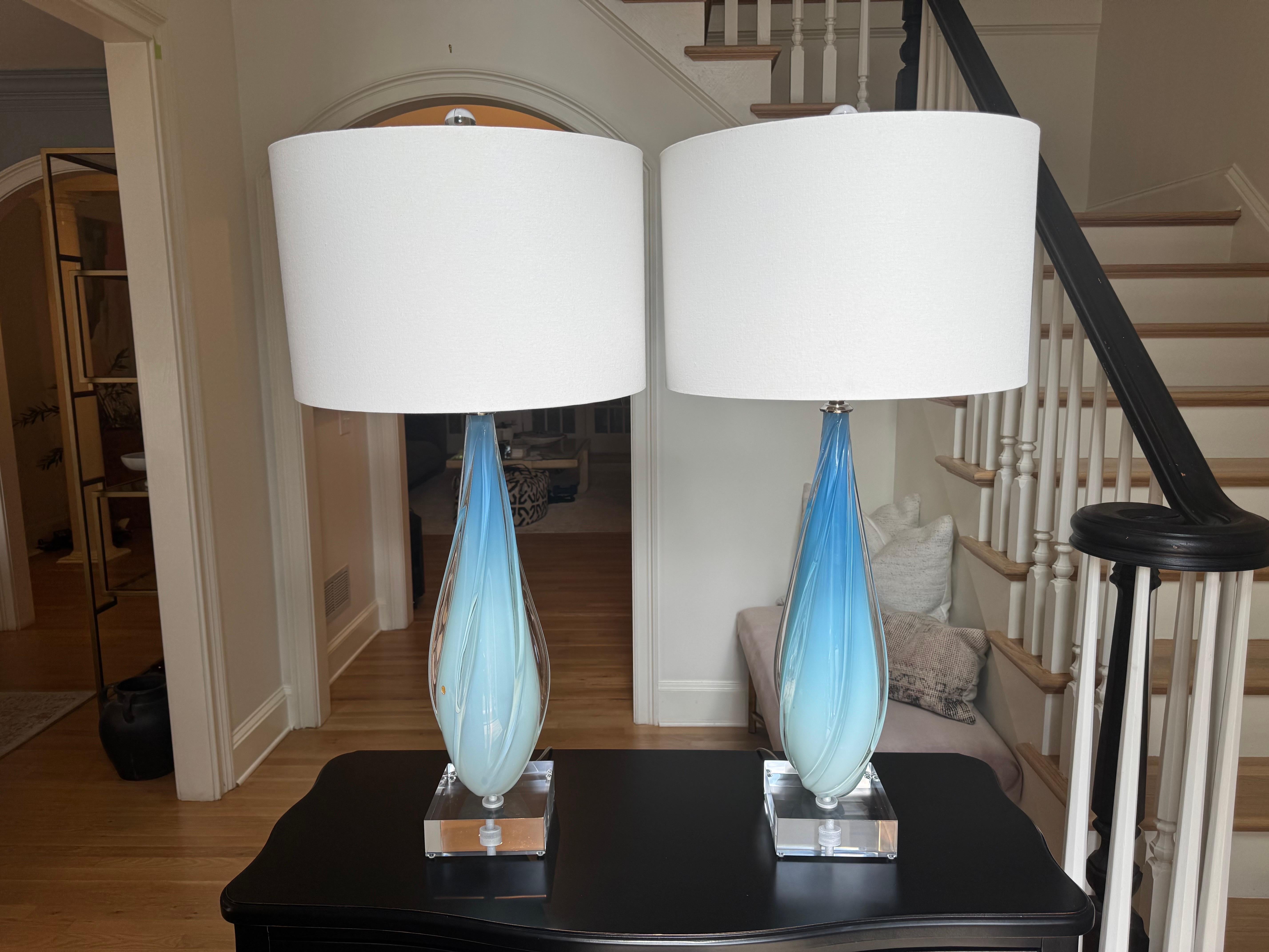 Vintage Murano OMBRE Blau und Weiß Opalglas Tischlampen - SEHR RAR (Moderne der Mitte des Jahrhunderts) im Angebot