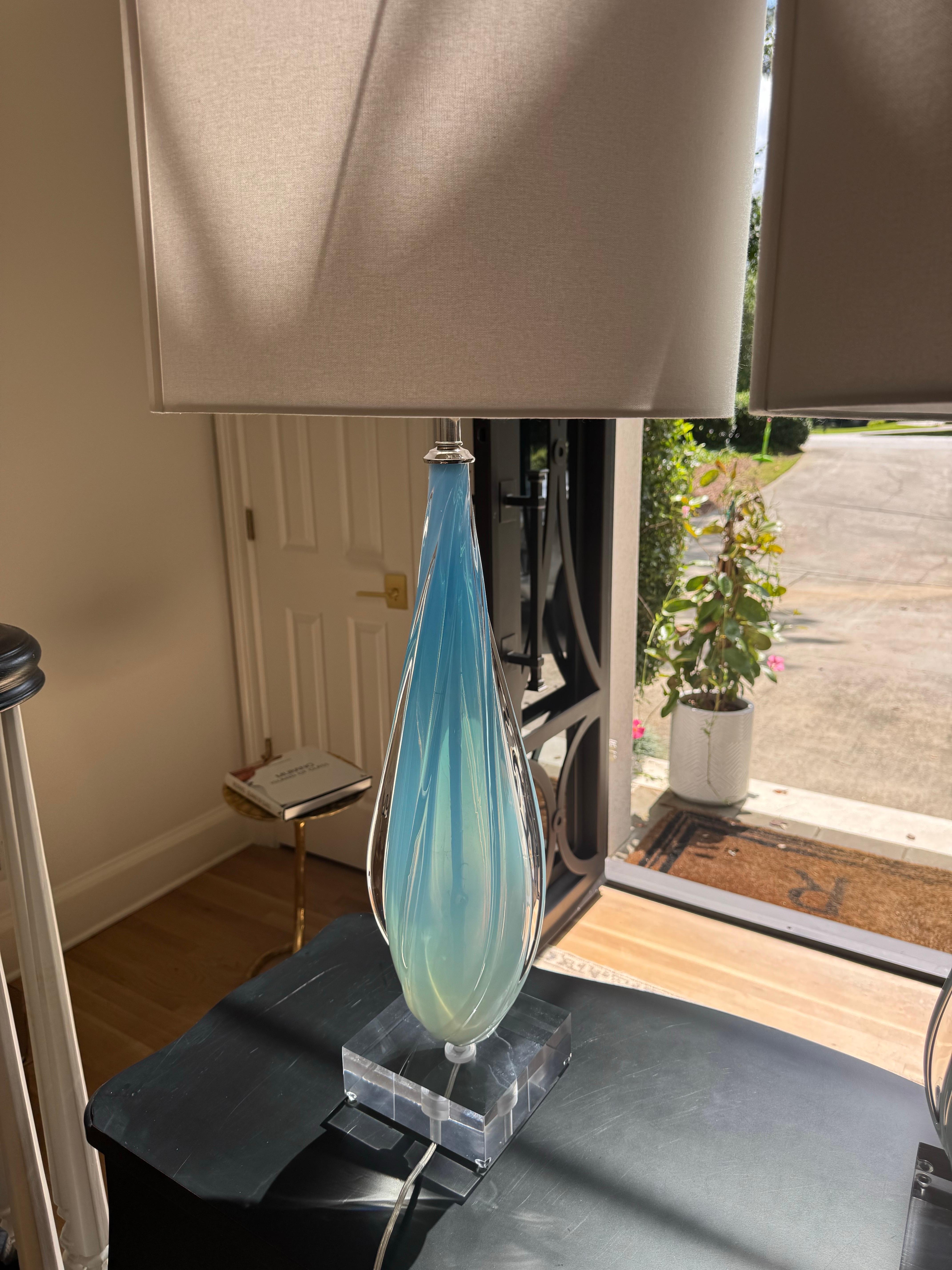 Vintage Murano OMBRE Blau und Weiß Opalglas Tischlampen - SEHR RAR (Italienisch) im Angebot
