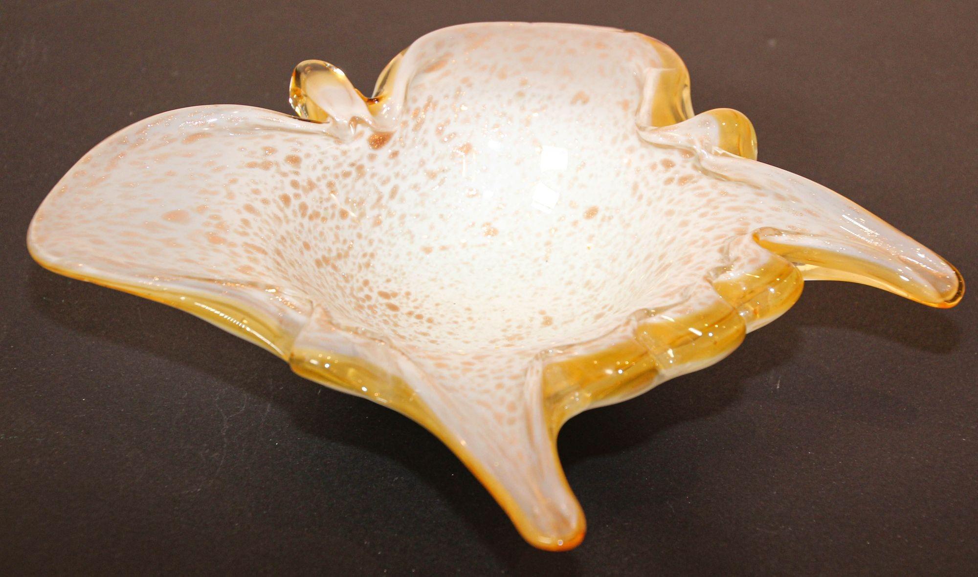 Vintage Murano Opal & Gold Aventurine Art Glass Bowl Ashtray Fratelli Toso I For Sale 5