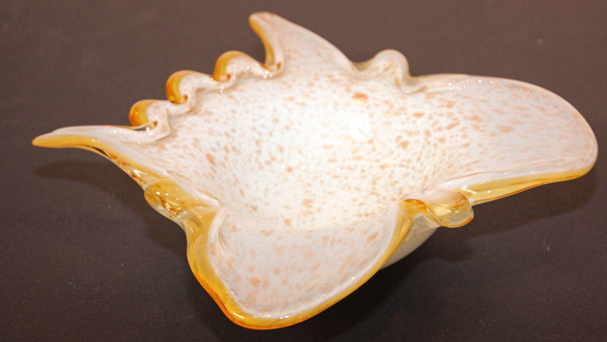 Vintage Murano Opal & Gold Aventurine Art Glass Bowl Ashtray Fratelli Toso I For Sale 2